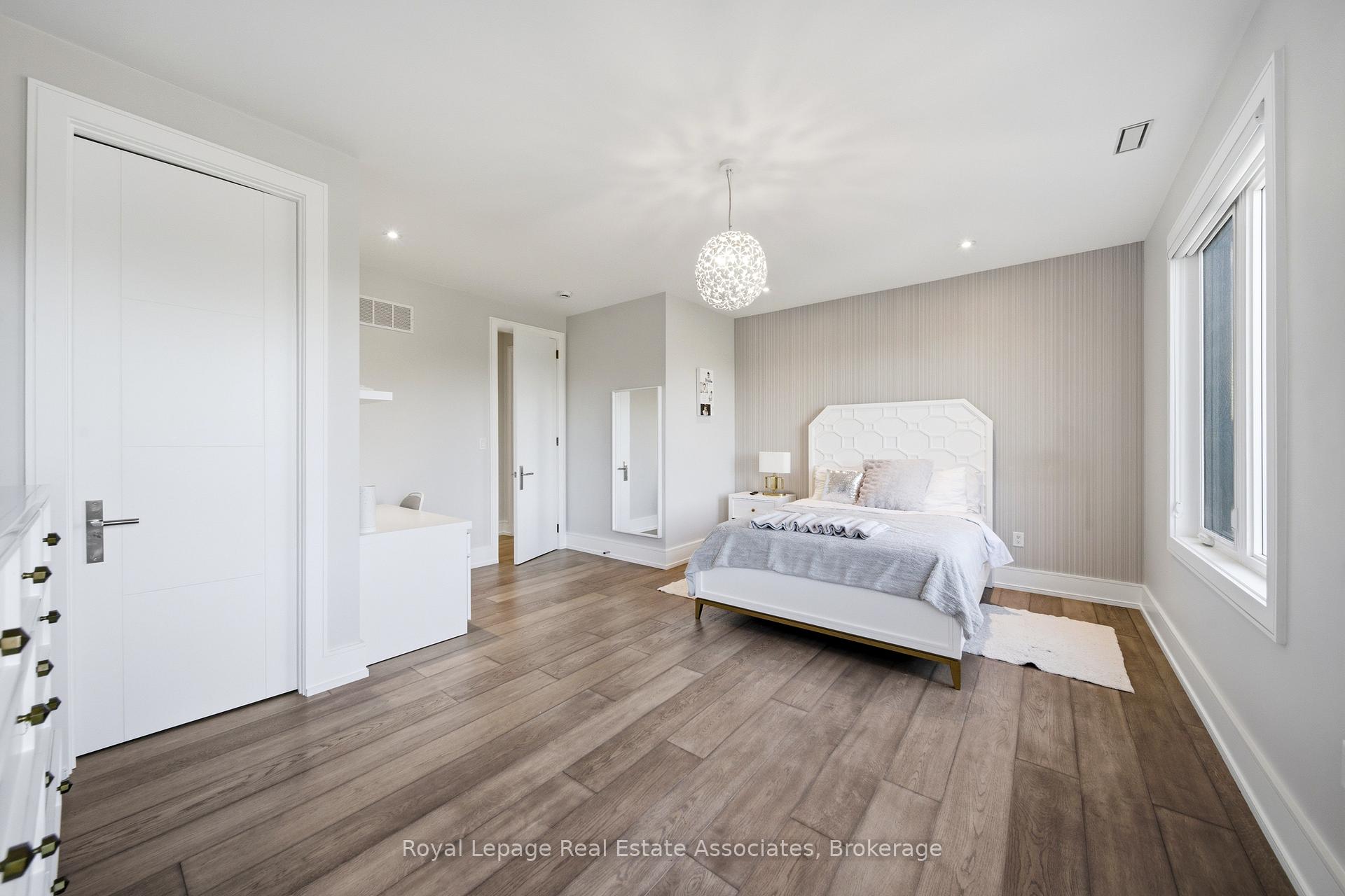 Photo 28 of 14 Joyce Parkway, North York, Yorkdale-Glen Park — HOMEH