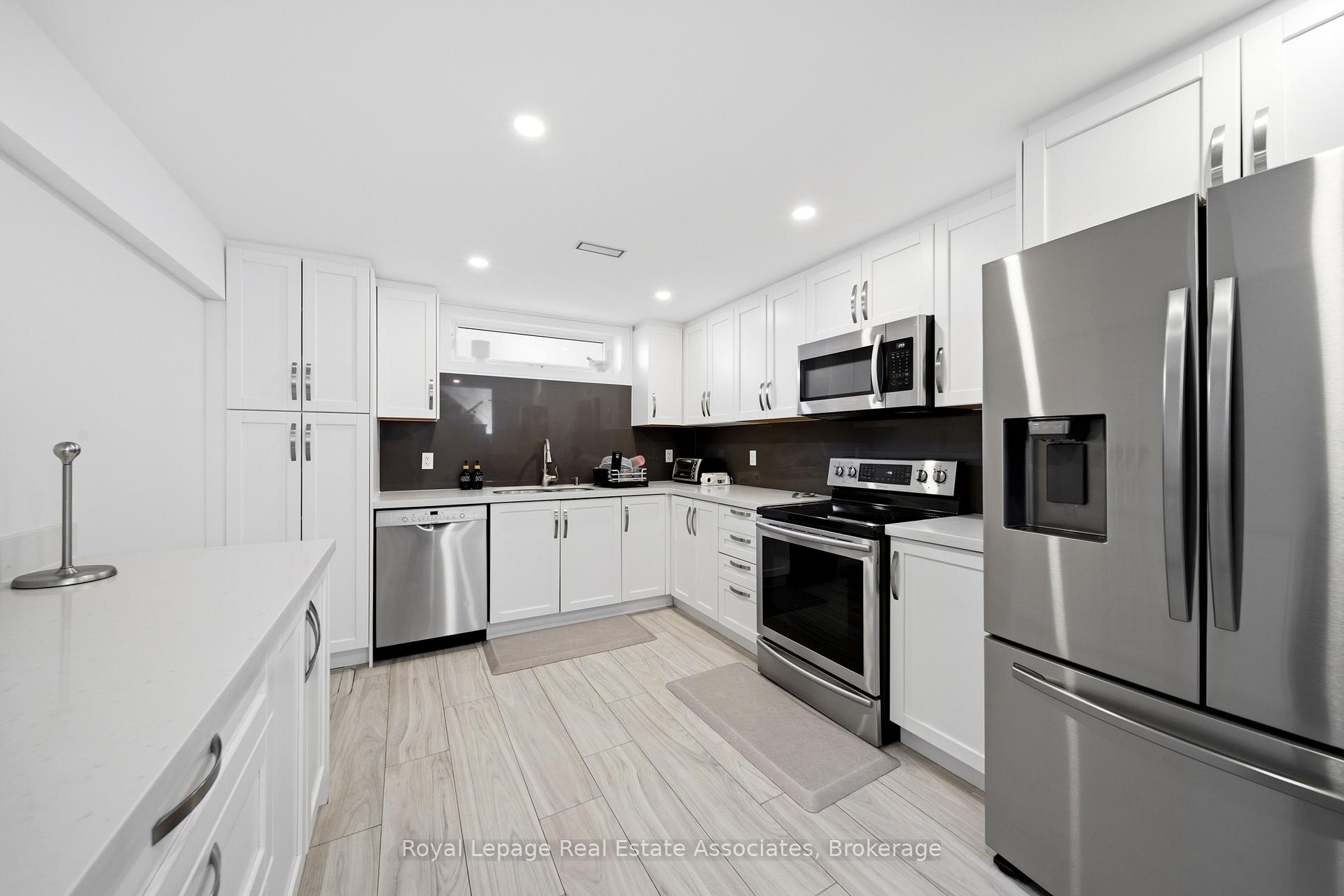 Photo 34 of 14 Joyce Parkway, North York, Yorkdale-Glen Park — HOMEH