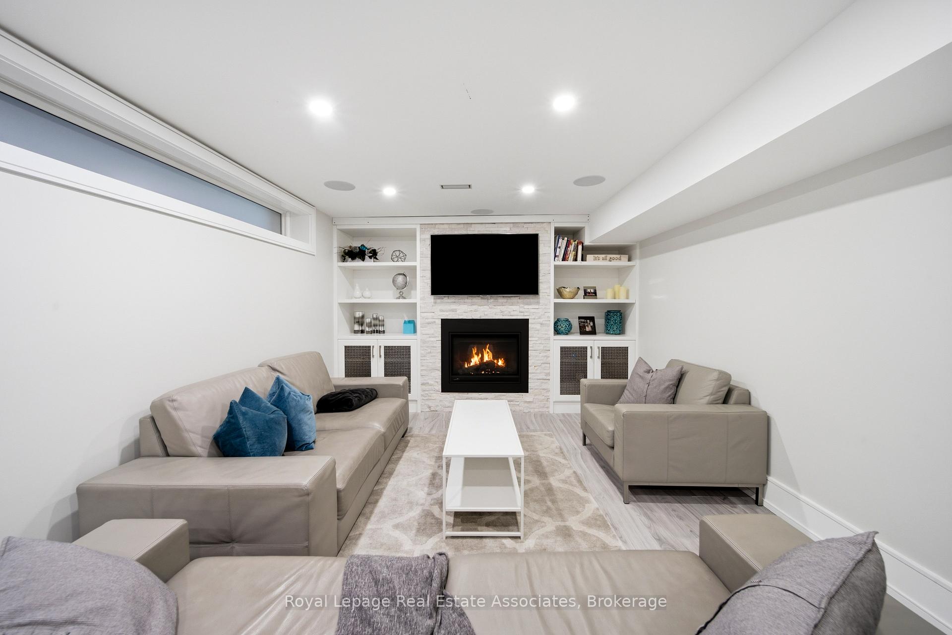 Photo 38 of 14 Joyce Parkway, North York, Yorkdale-Glen Park — HOMEH