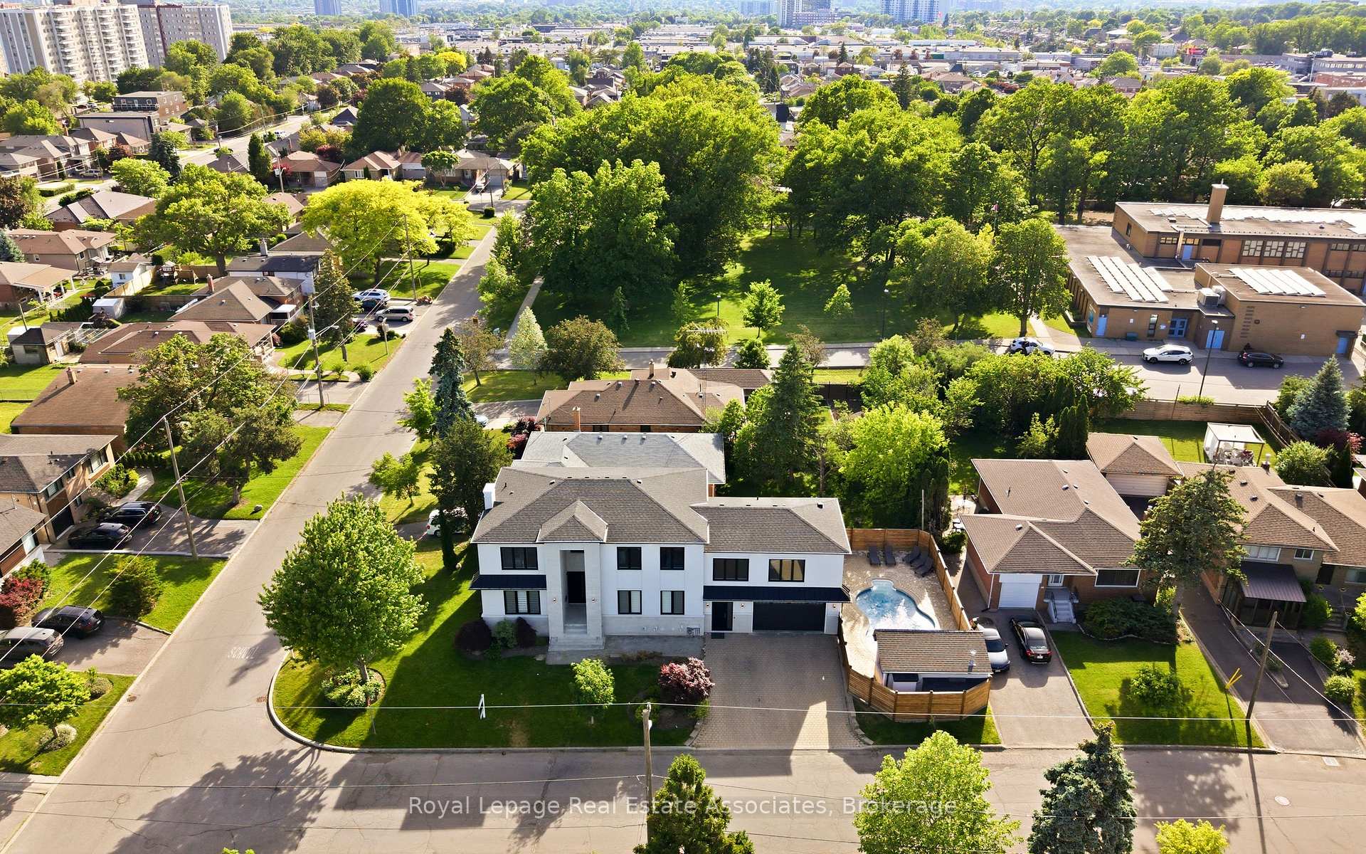 Photo 43 of 14 Joyce Parkway, North York, Yorkdale-Glen Park — HOMEH