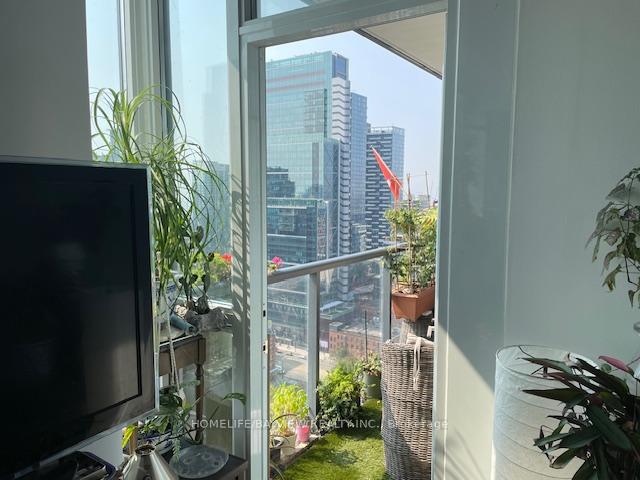 Photo 6 of Unit 2906, 88 Blue Jays Way, Toronto, Waterfront Communities — HOMEH