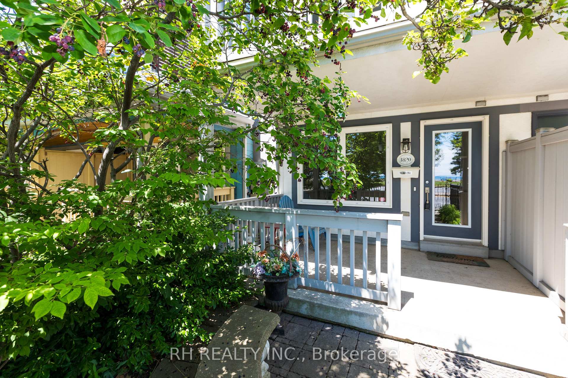 Photo 2 of 1820 Lake Shore Boulevard E, Toronto, The Beaches — HOMEH