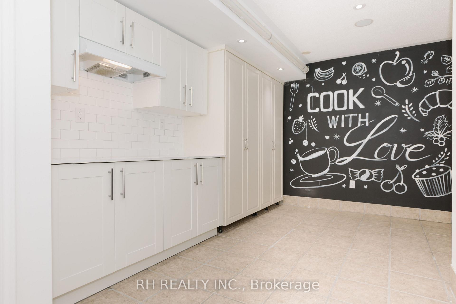 Photo 11 of 1820 Lake Shore Boulevard E, Toronto, The Beaches — HOMEH