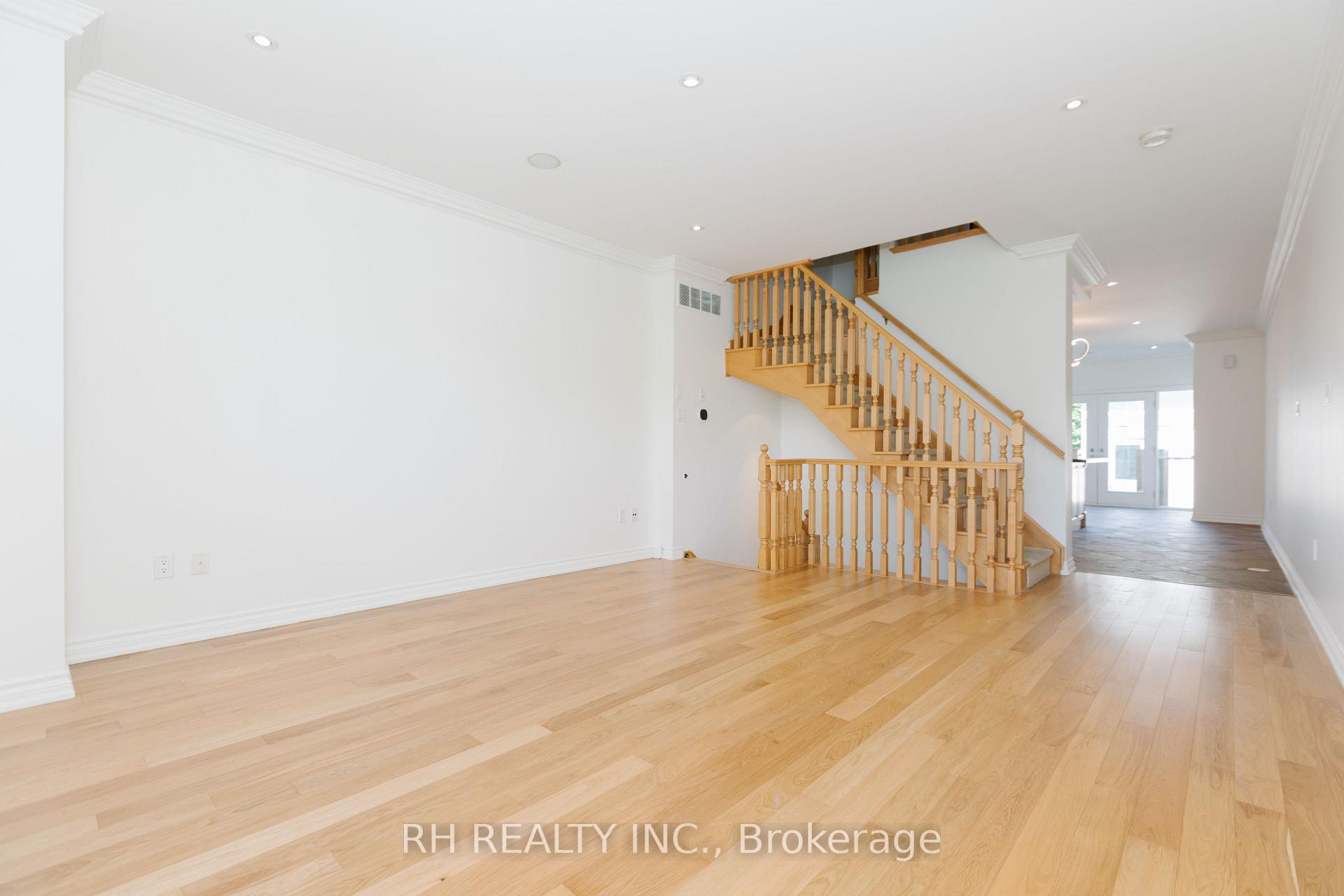Photo 12 of 1820 Lake Shore Boulevard E, Toronto, The Beaches — HOMEH