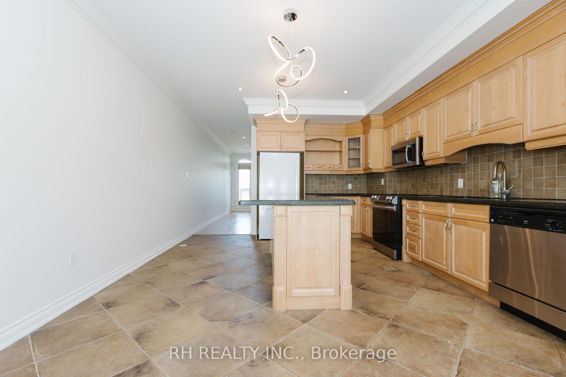 Photo 18 of 1820 Lake Shore Boulevard E, Toronto, The Beaches — HOMEH