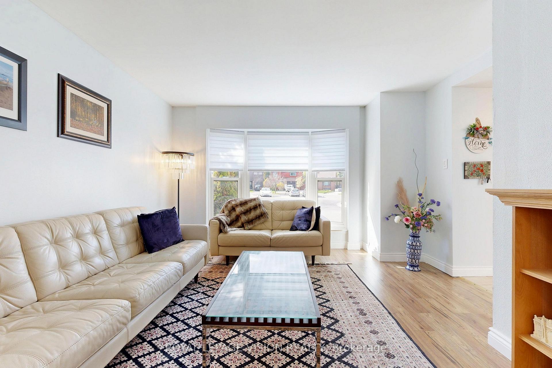 Photo 3 of Unit 16, 39 Lucas Lane, Ajax, South West — HOMEH
