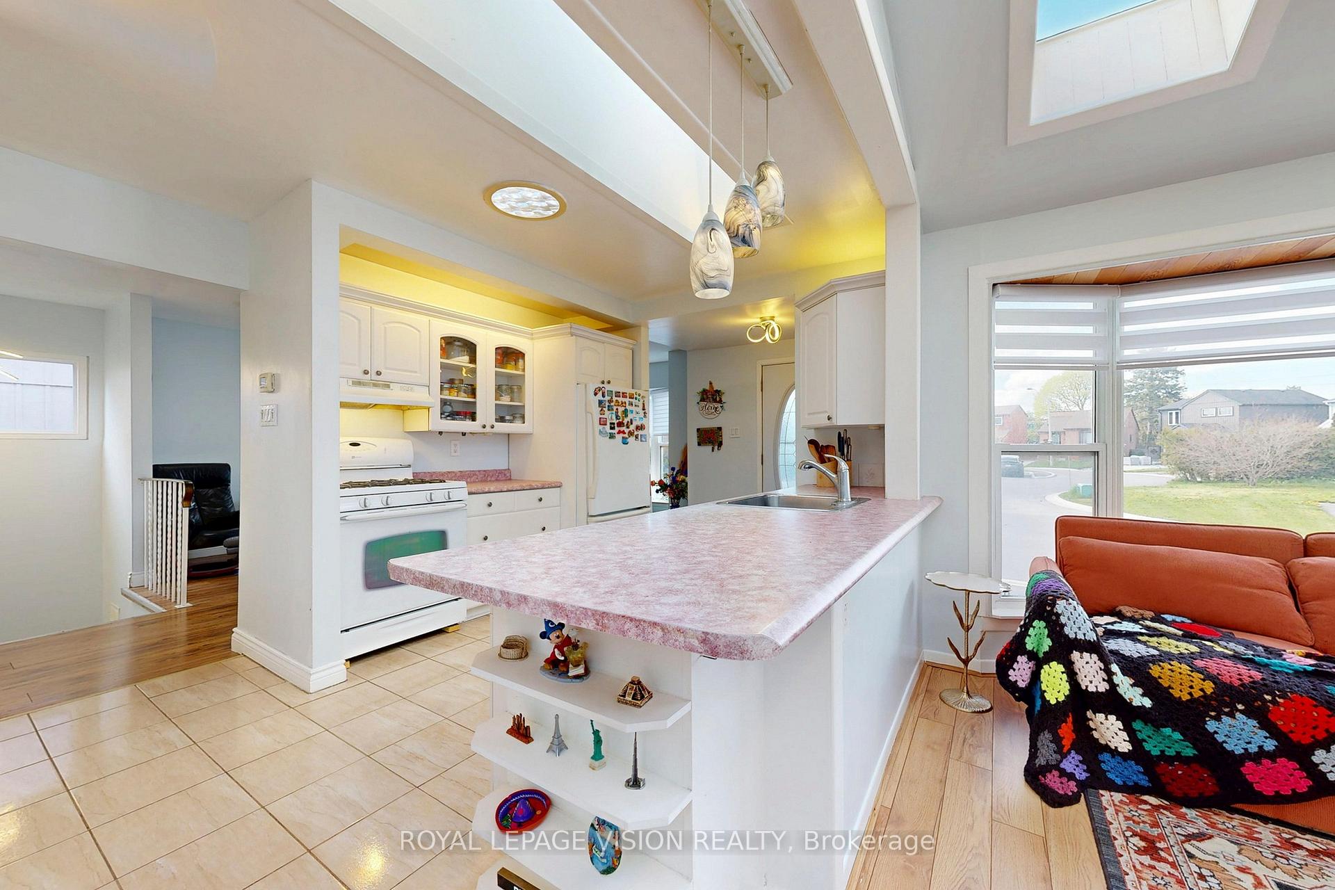 Photo 12 of Unit 16, 39 Lucas Lane, Ajax, South West — HOMEH