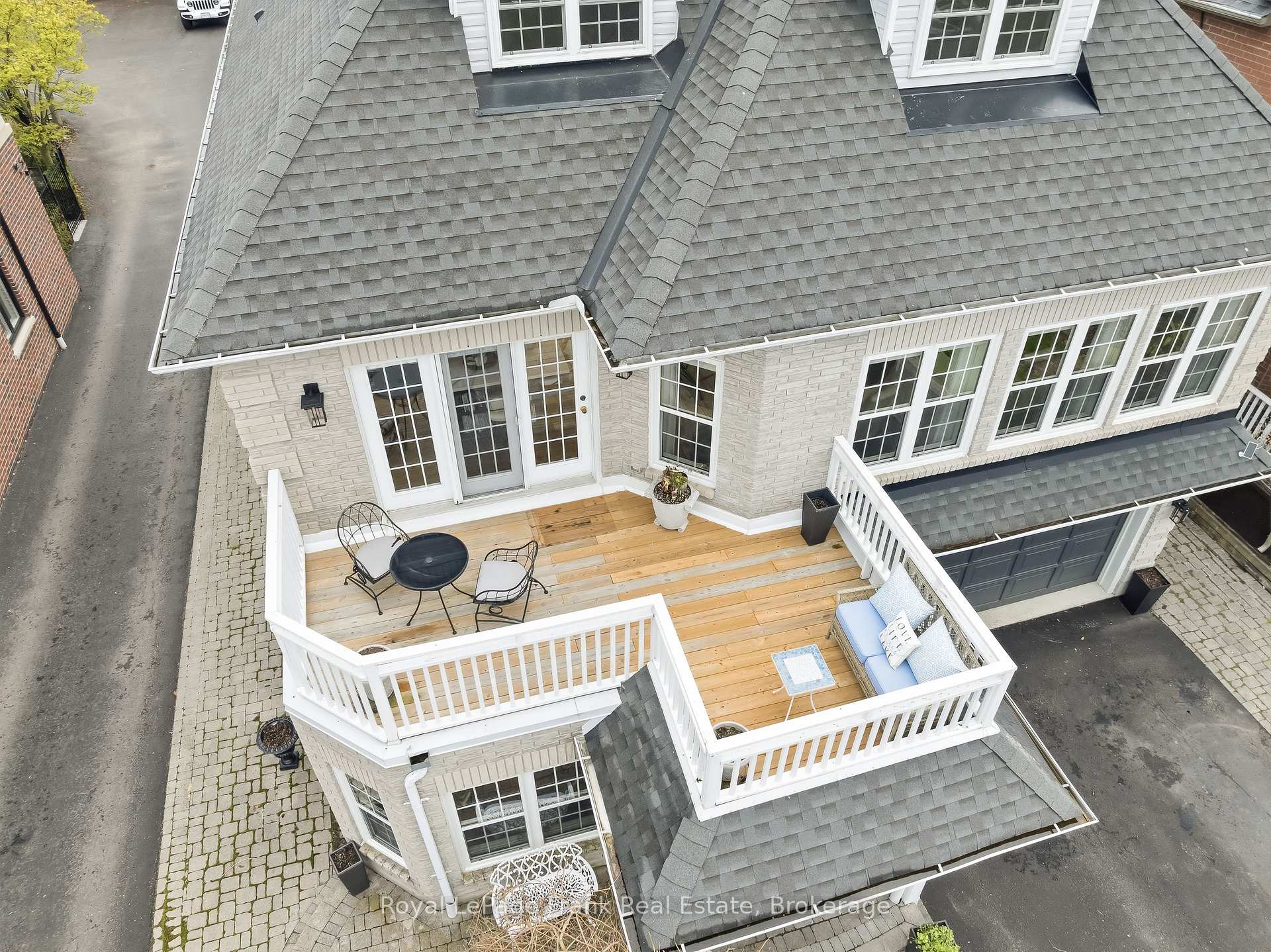 Photo 8 of 470 Poplar Avenue, Ajax, South East — HOMEH