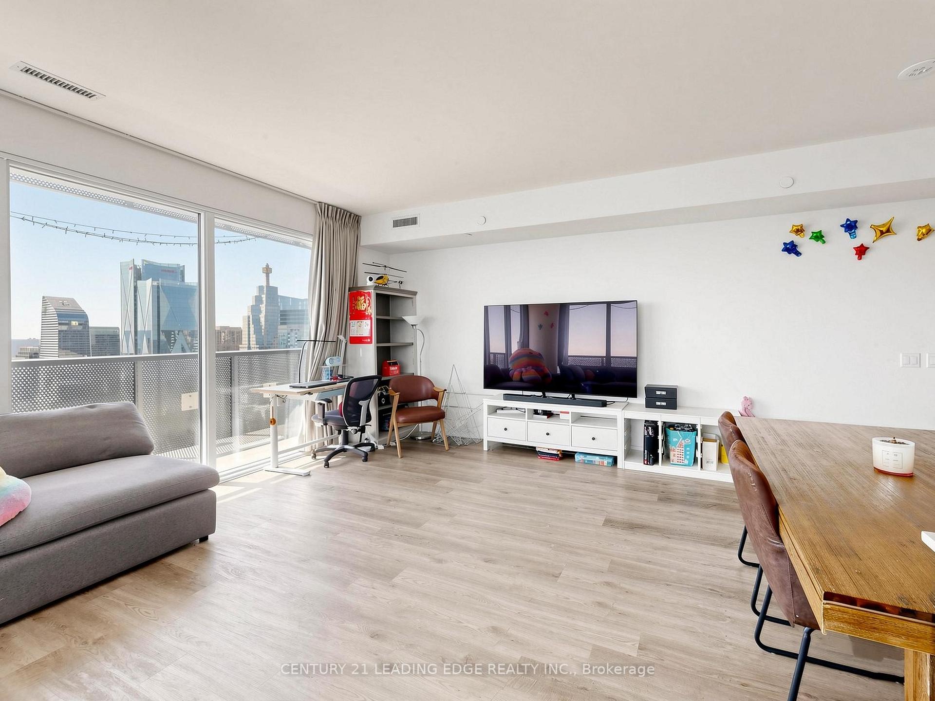 Photo 10 of Unit 6211, 55 Cooper Street, Toronto, Waterfront Communities — HOMEH