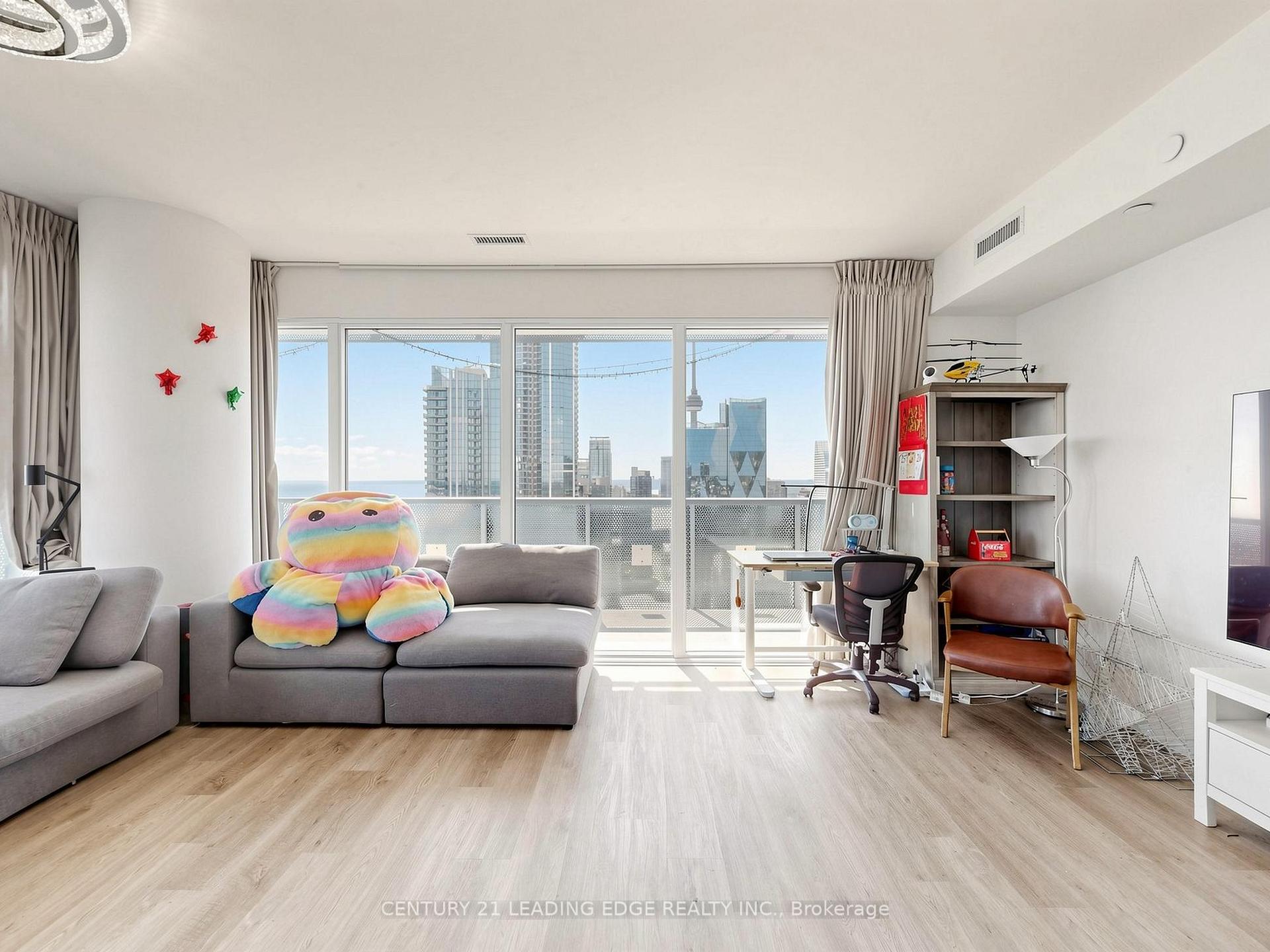 Photo 11 of Unit 6211, 55 Cooper Street, Toronto, Waterfront Communities — HOMEH