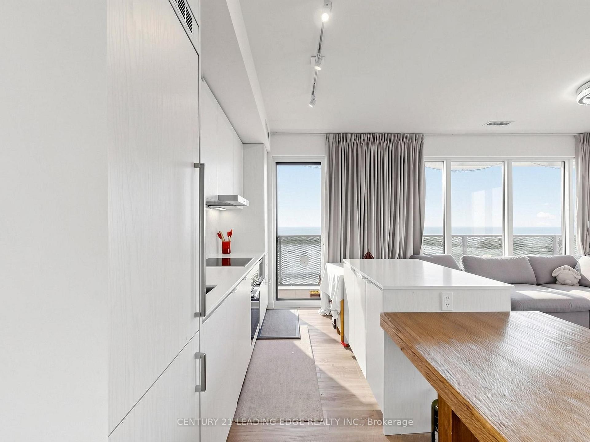 Photo 14 of Unit 6211, 55 Cooper Street, Toronto, Waterfront Communities — HOMEH