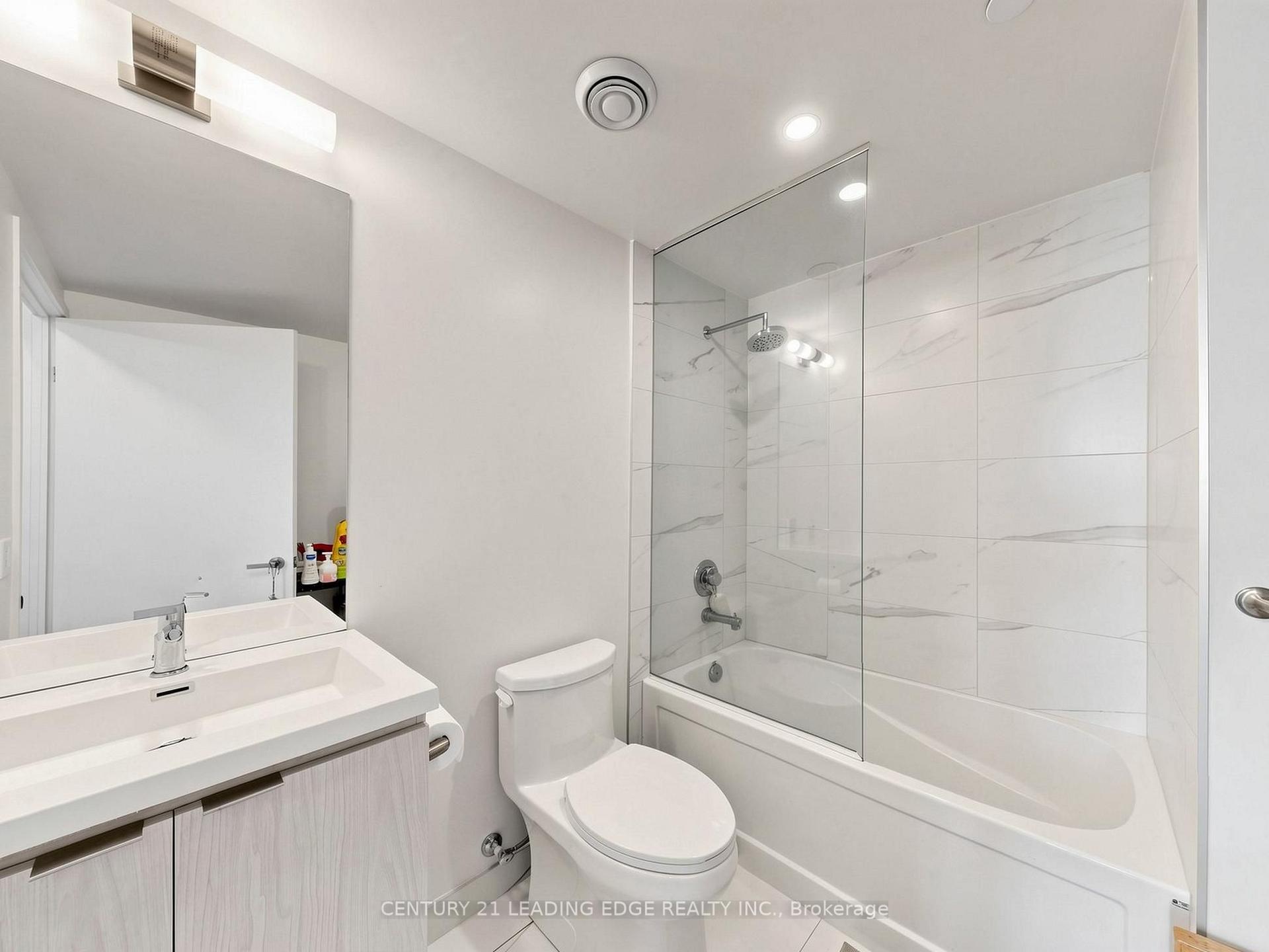 Photo 25 of Unit 6211, 55 Cooper Street, Toronto, Waterfront Communities — HOMEH