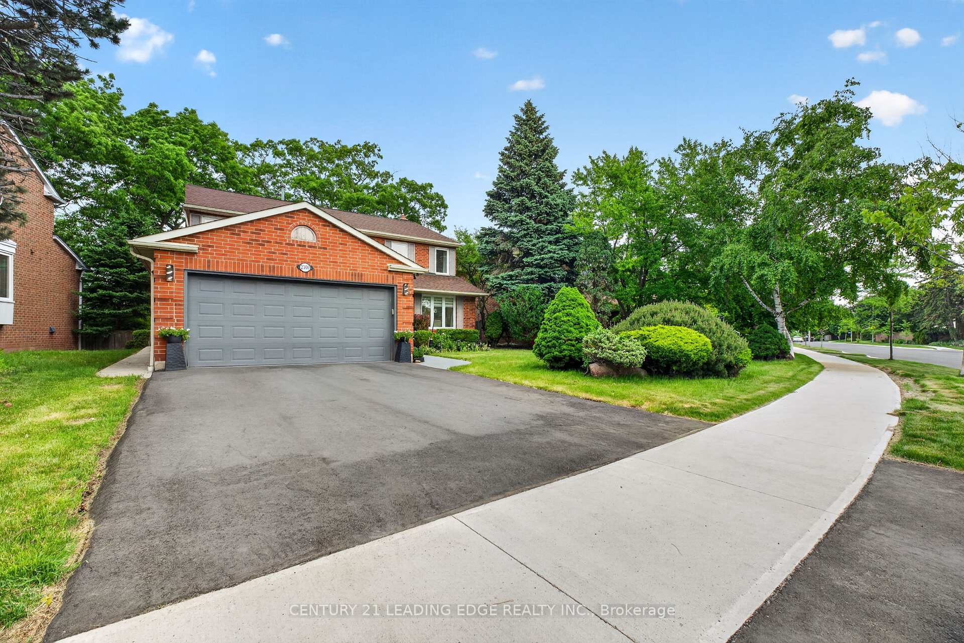 Photo 3 of 2300 Folkway Drive, Mississauga, Erin Mills — HOMEH
