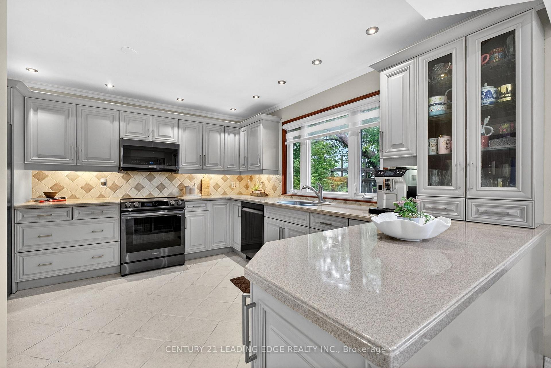 Photo 14 of 2300 Folkway Drive, Mississauga, Erin Mills — HOMEH