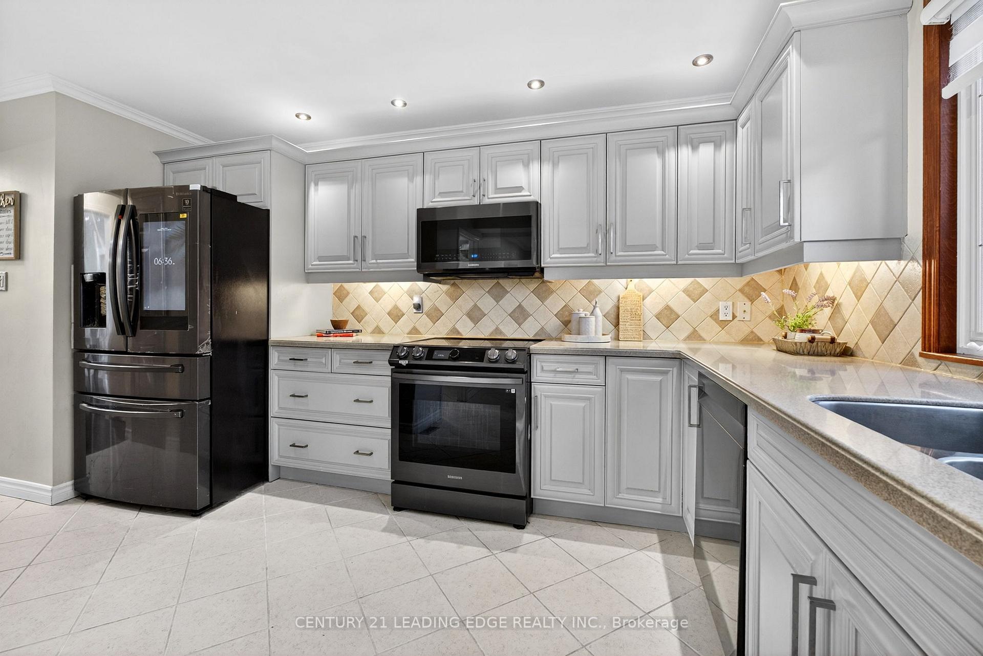Photo 15 of 2300 Folkway Drive, Mississauga, Erin Mills — HOMEH