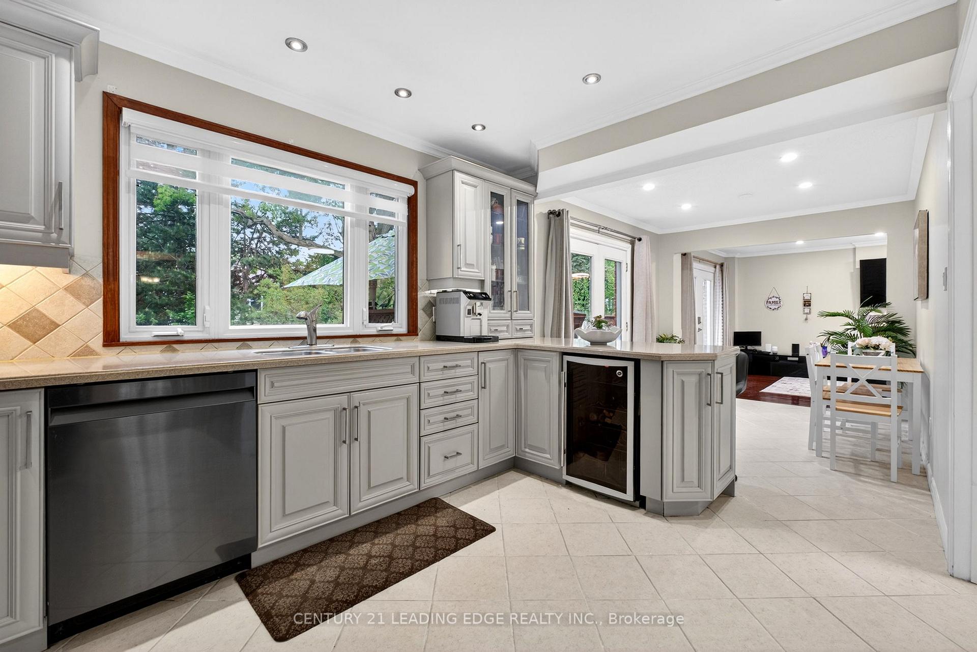 Photo 16 of 2300 Folkway Drive, Mississauga, Erin Mills — HOMEH