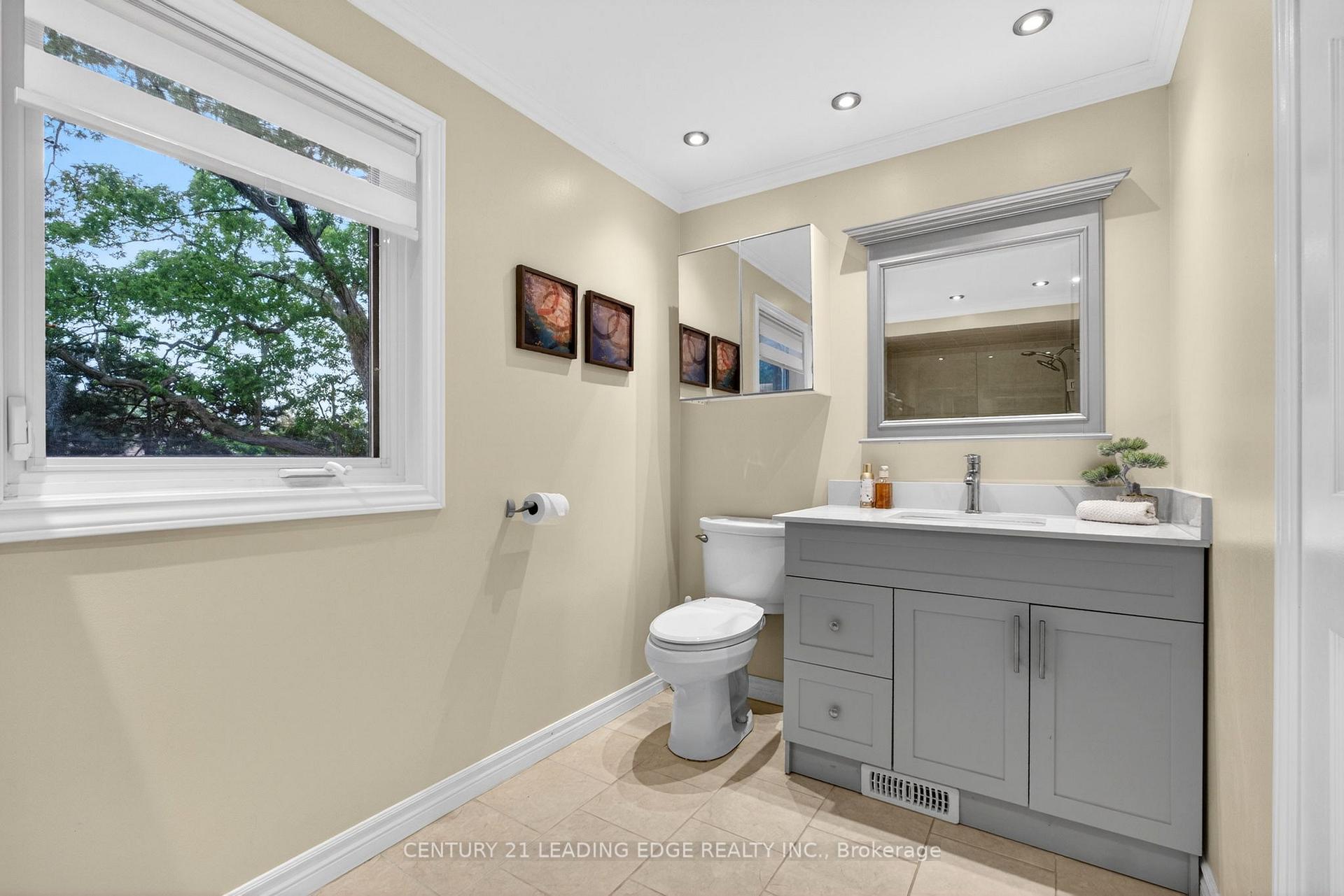 Photo 25 of 2300 Folkway Drive, Mississauga, Erin Mills — HOMEH