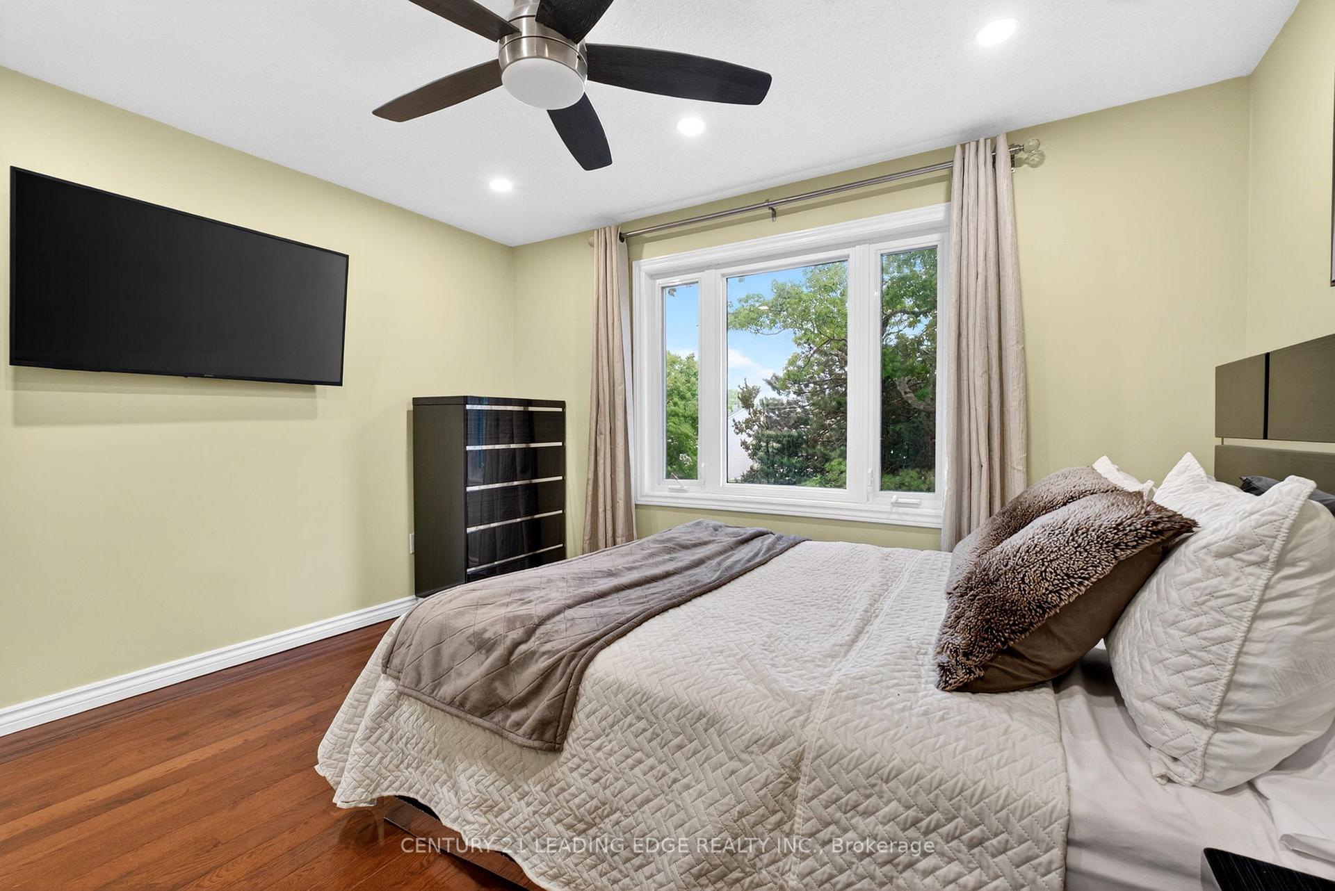 Photo 29 of 2300 Folkway Drive, Mississauga, Erin Mills — HOMEH