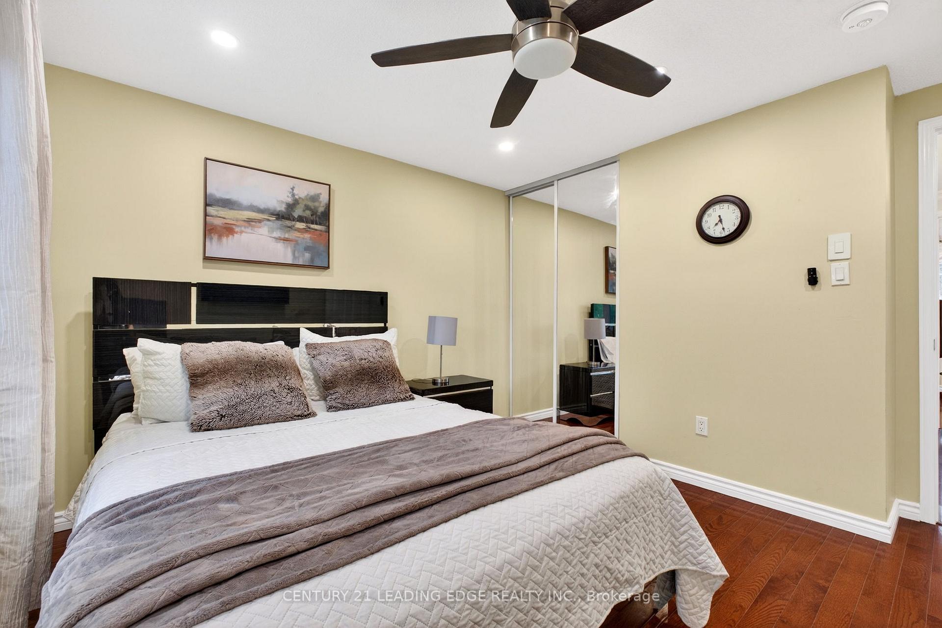 Photo 30 of 2300 Folkway Drive, Mississauga, Erin Mills — HOMEH