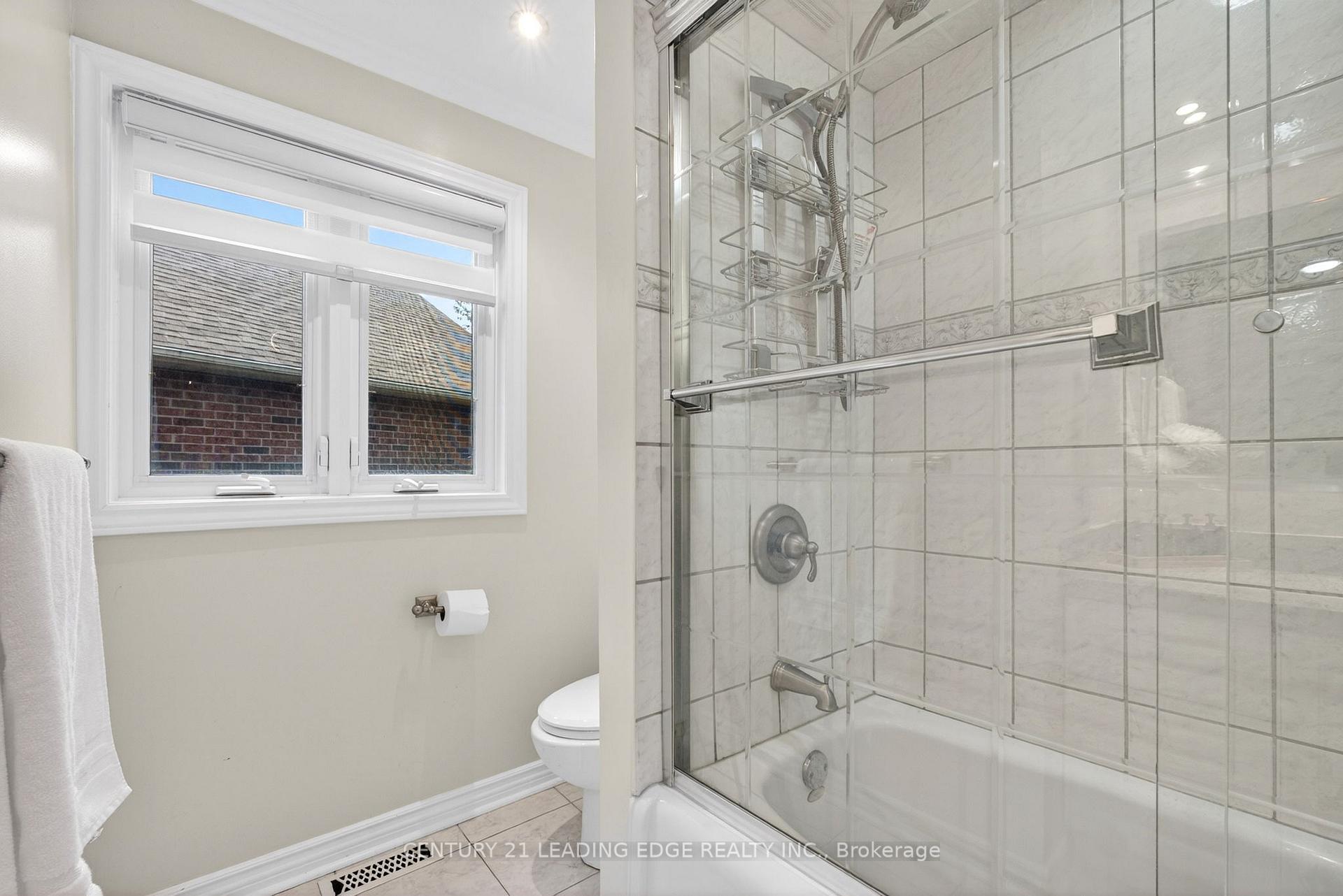 Photo 32 of 2300 Folkway Drive, Mississauga, Erin Mills — HOMEH