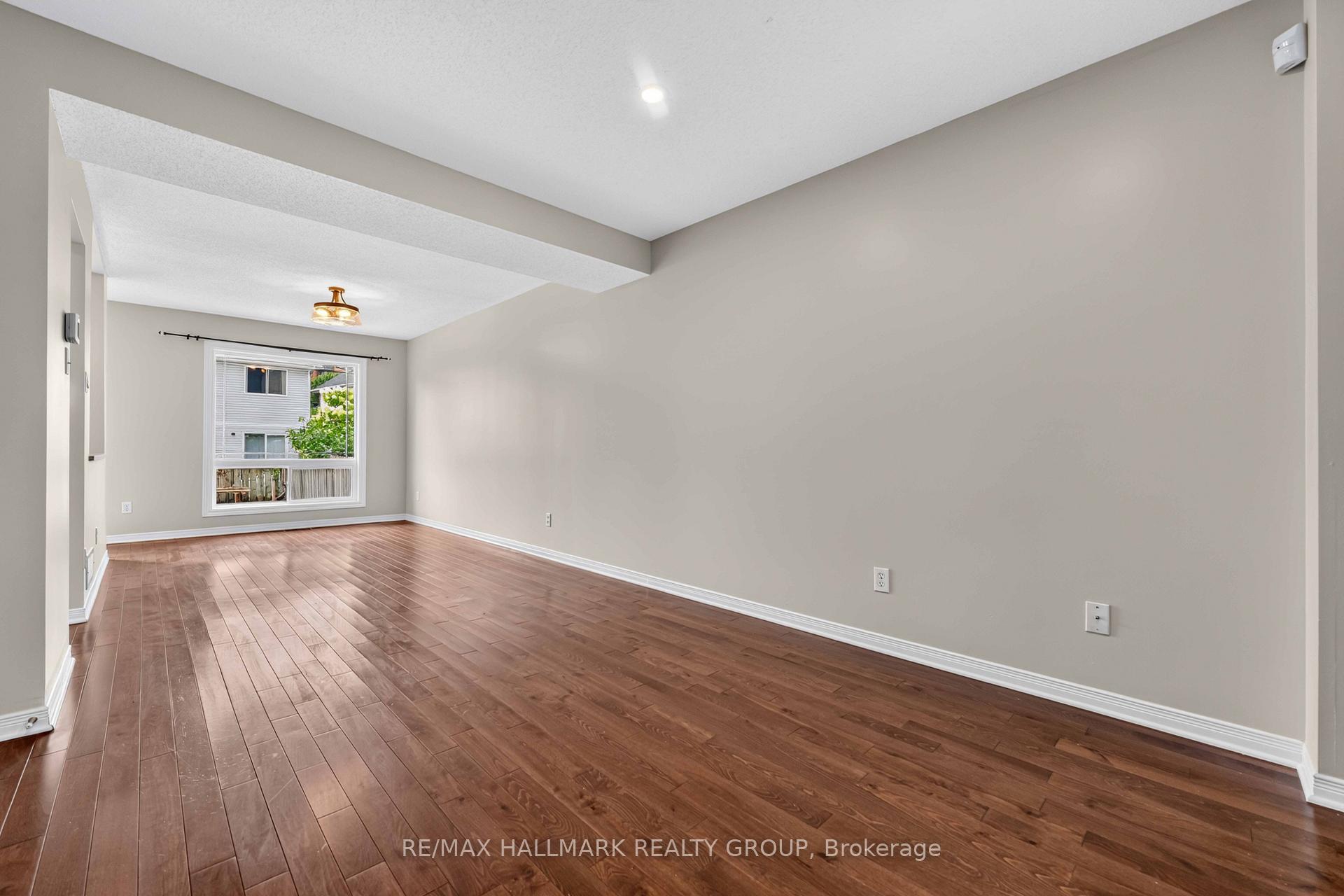 Photo 9 of 16 Central Park Drive, Ottawa, Central Park — HOMEH