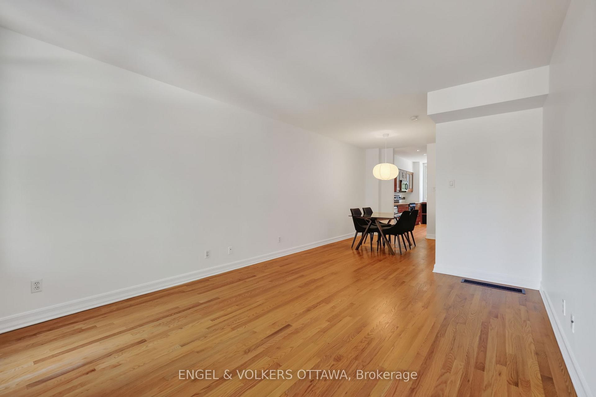 Photo 16 of 107 A Third Avenue, Ottawa, Glebe — HOMEH