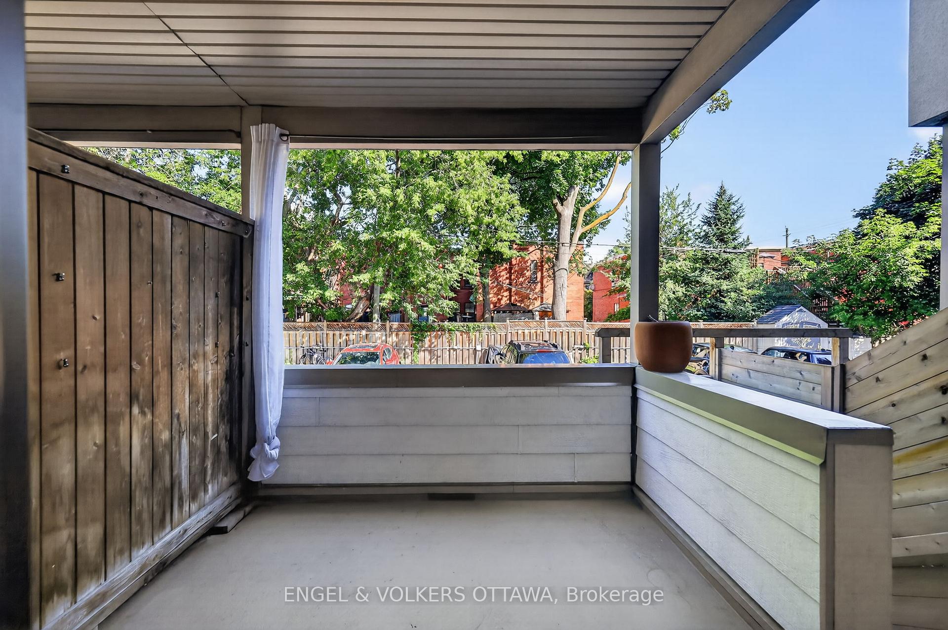 Photo 32 of 107 A Third Avenue, Ottawa, Glebe — HOMEH