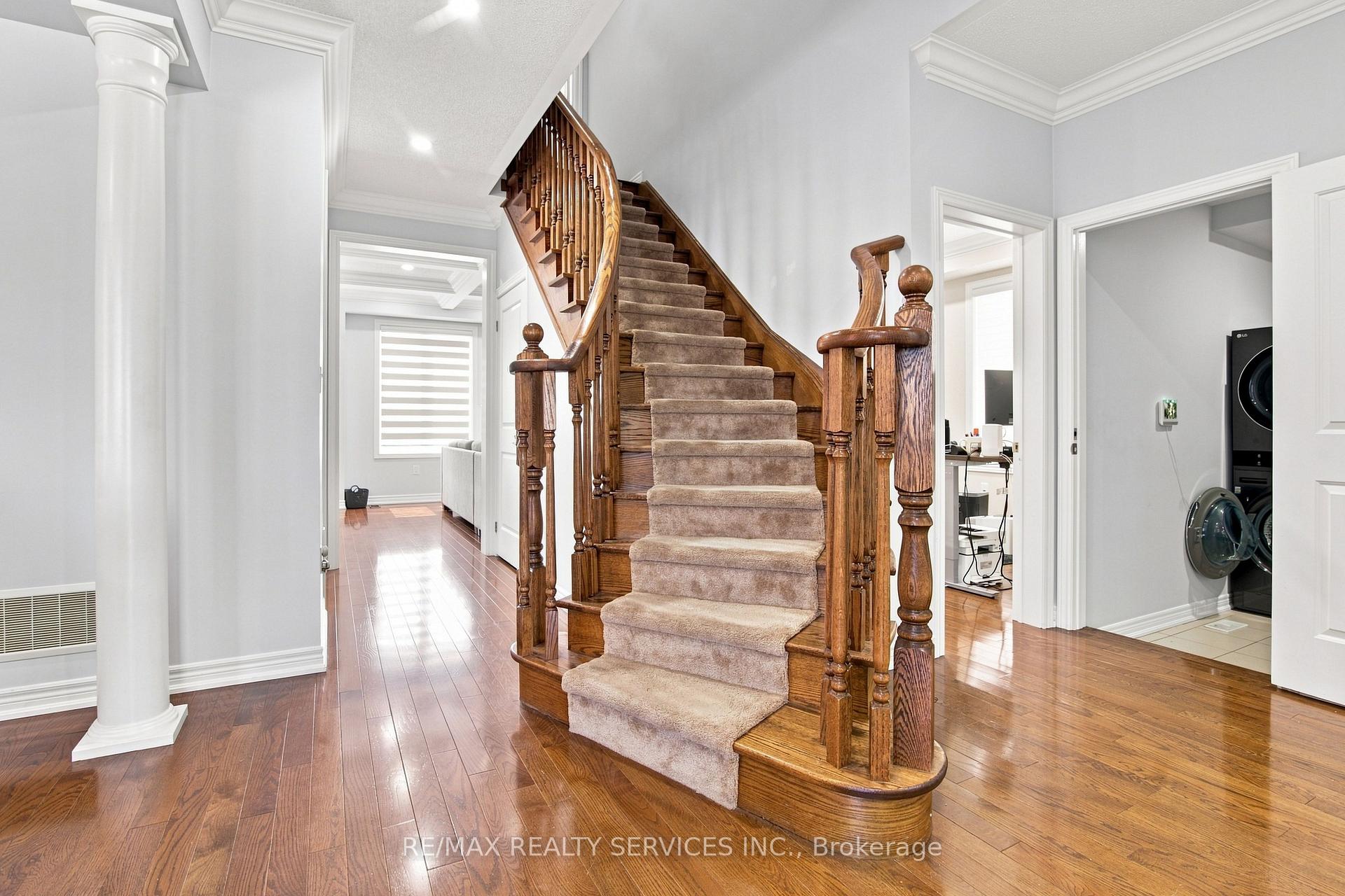 Photo 7 of 196 Bonnieglen Farm Boulevard, Caledon, Rural Caledon — HOMEH