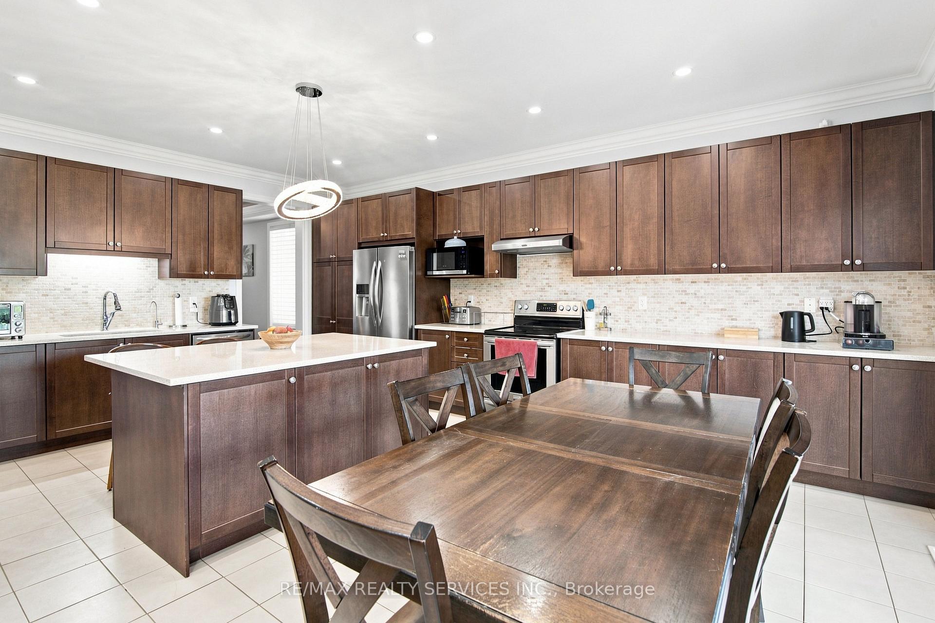 Photo 19 of 196 Bonnieglen Farm Boulevard, Caledon, Rural Caledon — HOMEH