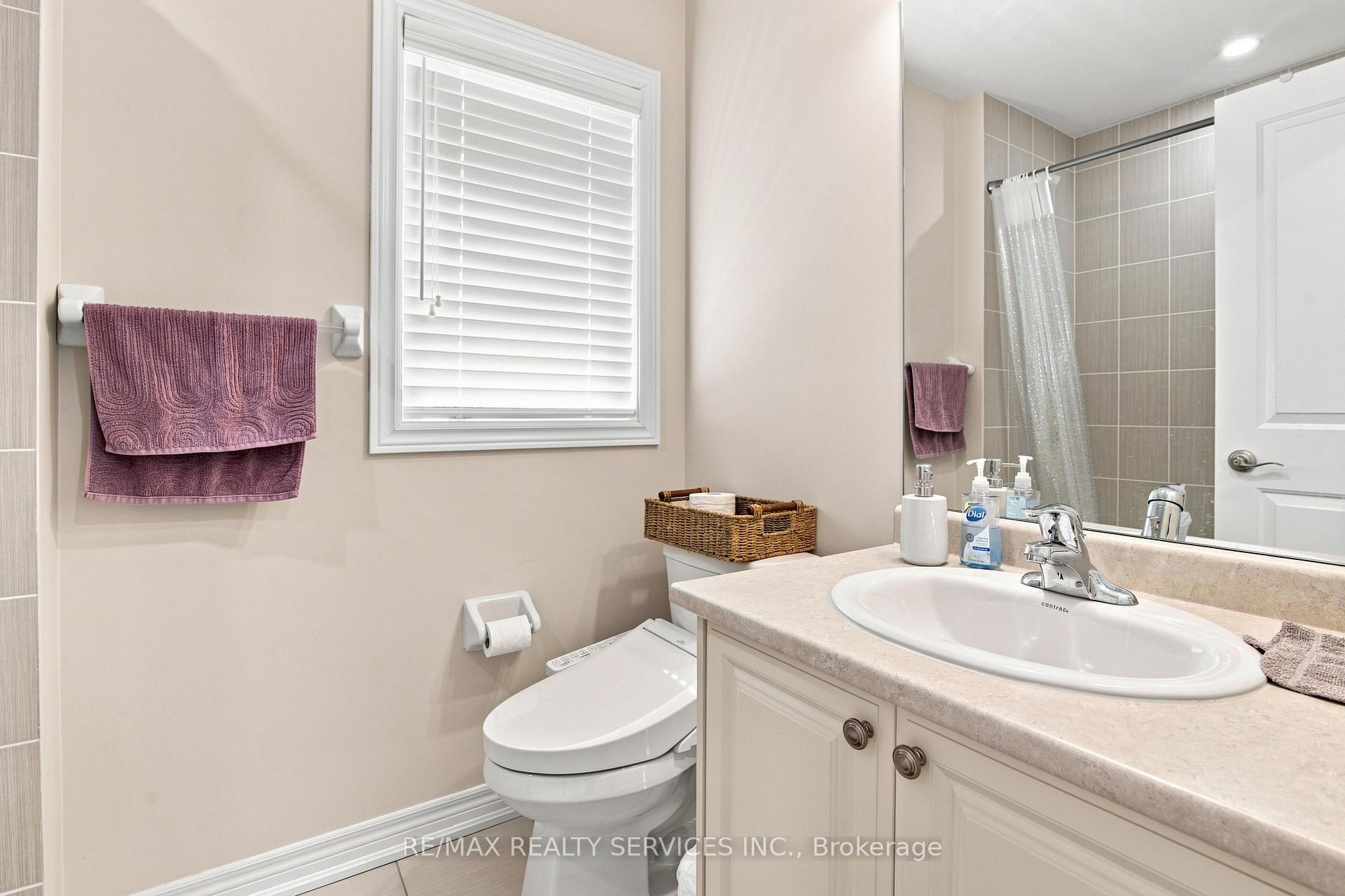 Photo 25 of 196 Bonnieglen Farm Boulevard, Caledon, Rural Caledon — HOMEH