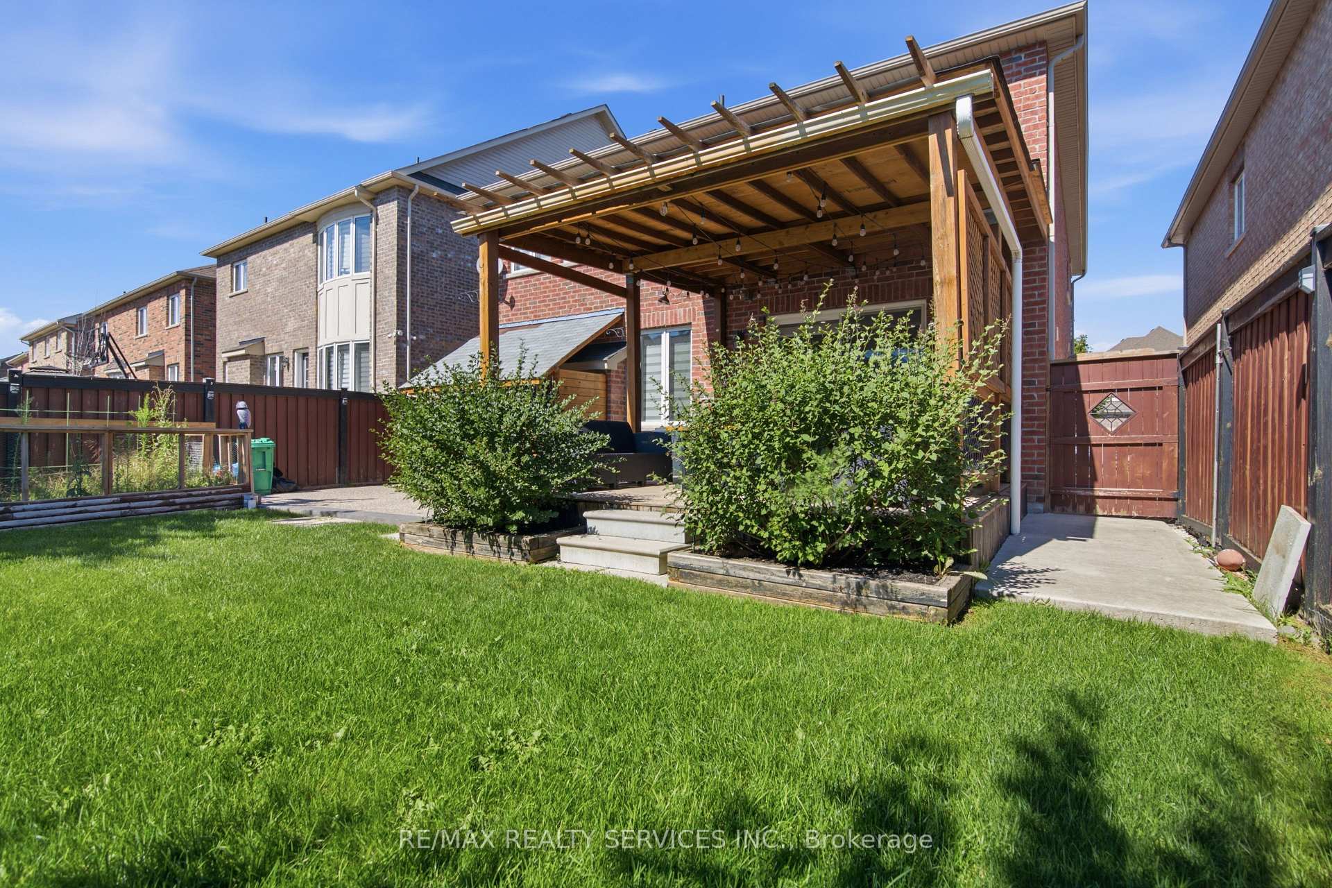 Photo 49 of 196 Bonnieglen Farm Boulevard, Caledon, Rural Caledon — HOMEH