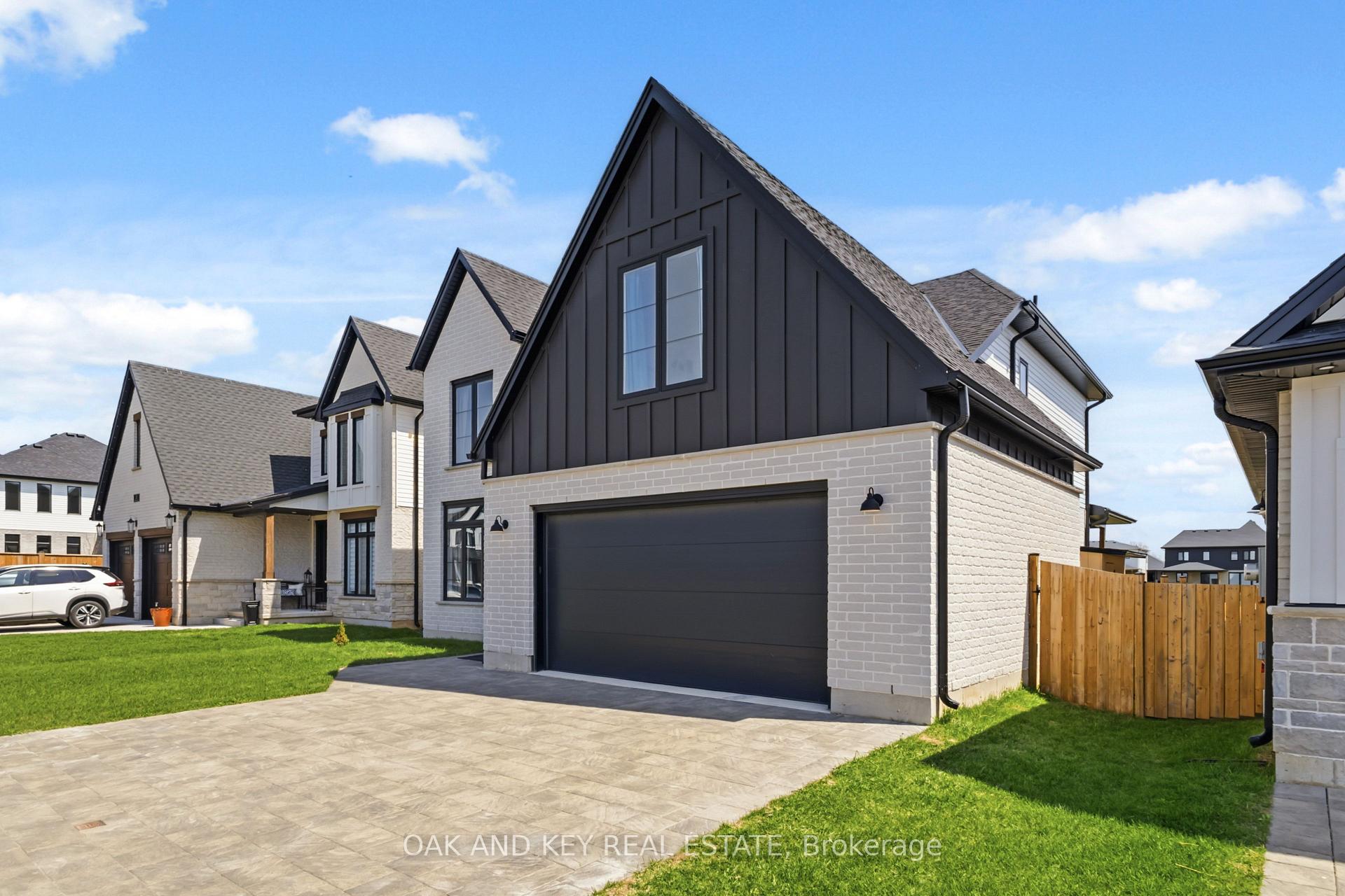 Photo 3 of 13 Briscoe Crescent, Strathroy-Caradoc, NE — HOMEH
