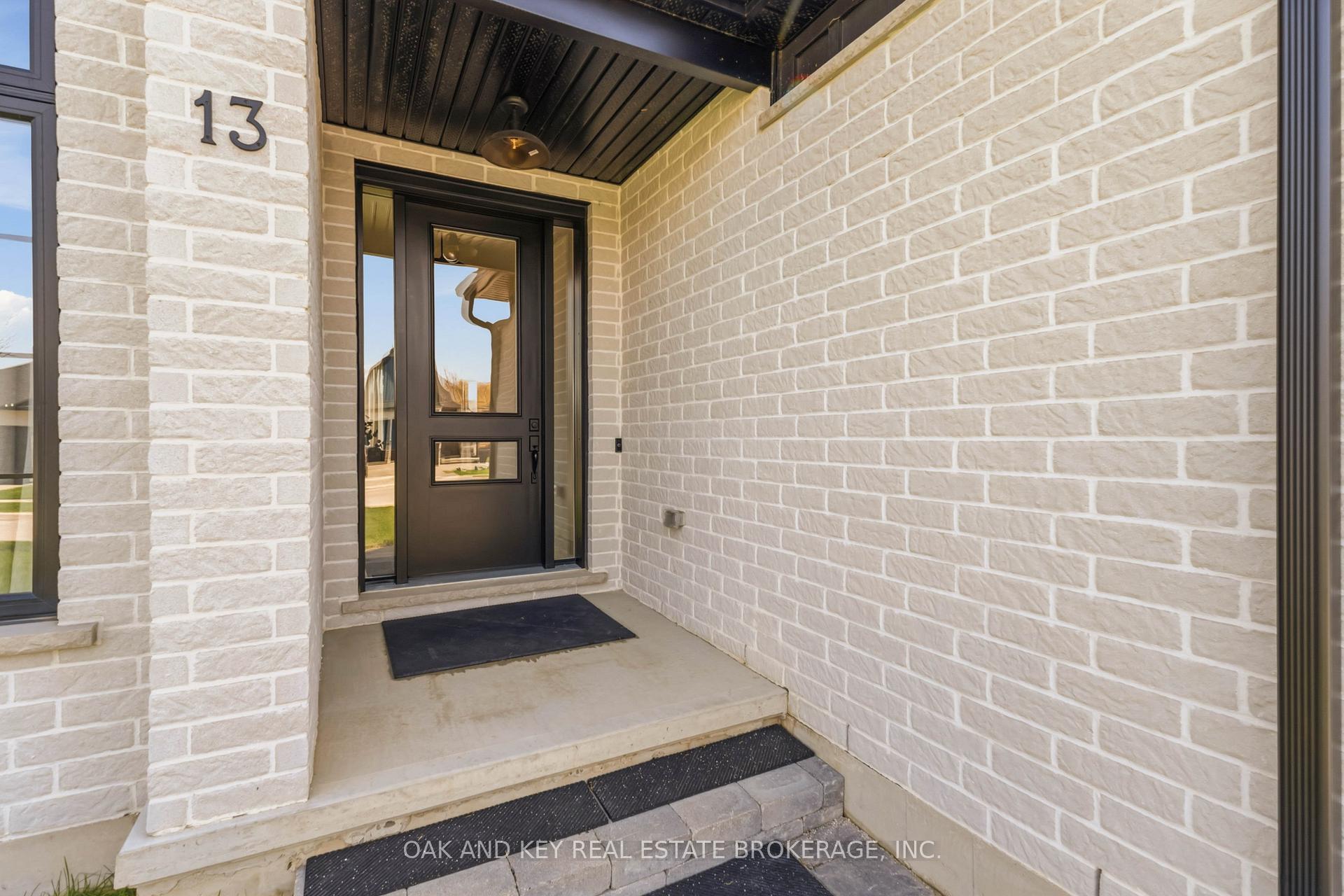 Photo 5 of 13 Briscoe Crescent, Strathroy-Caradoc, NE — HOMEH
