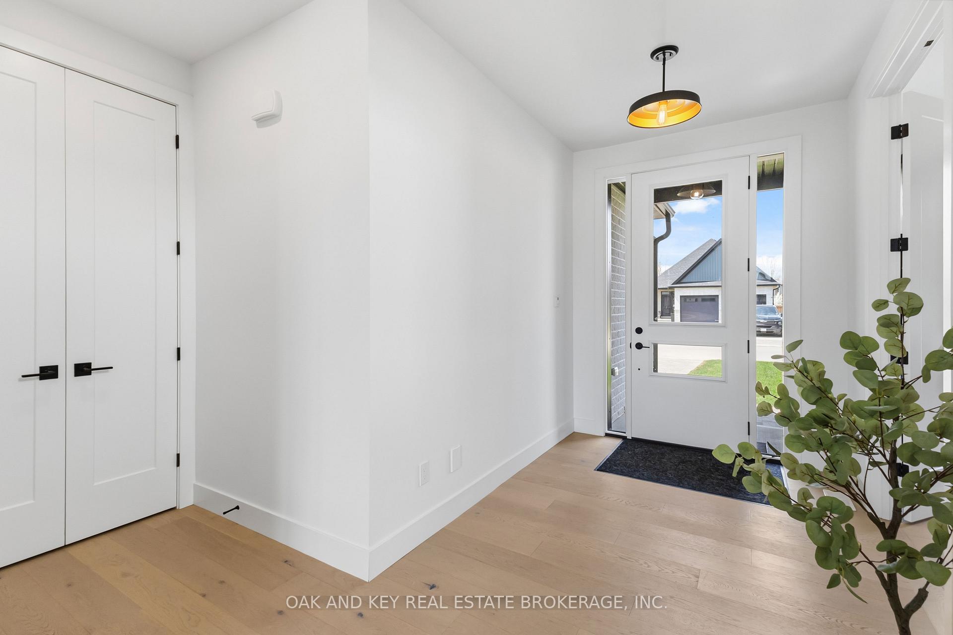 Photo 6 of 13 Briscoe Crescent, Strathroy-Caradoc, NE — HOMEH
