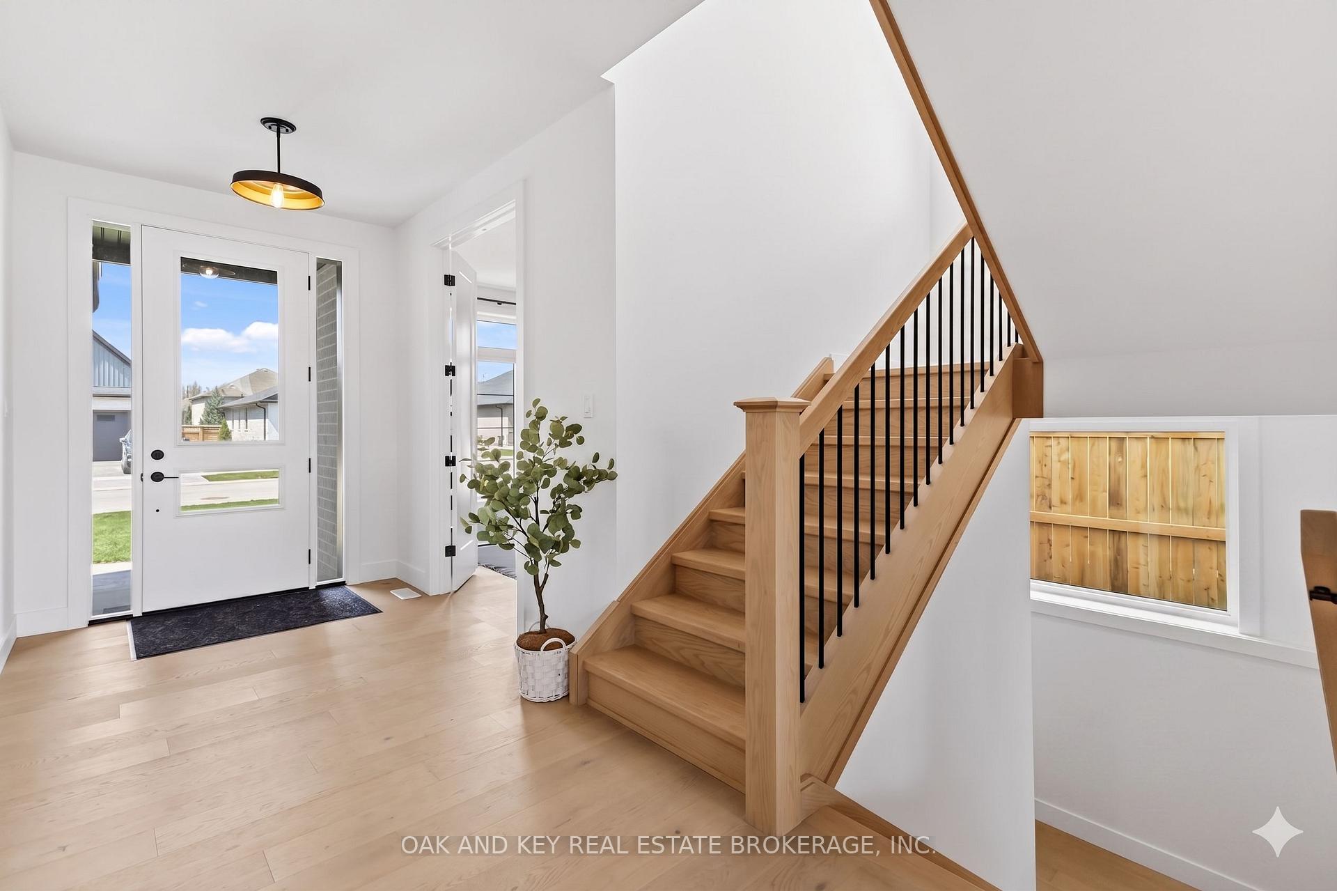 Photo 9 of 13 Briscoe Crescent, Strathroy-Caradoc, NE — HOMEH