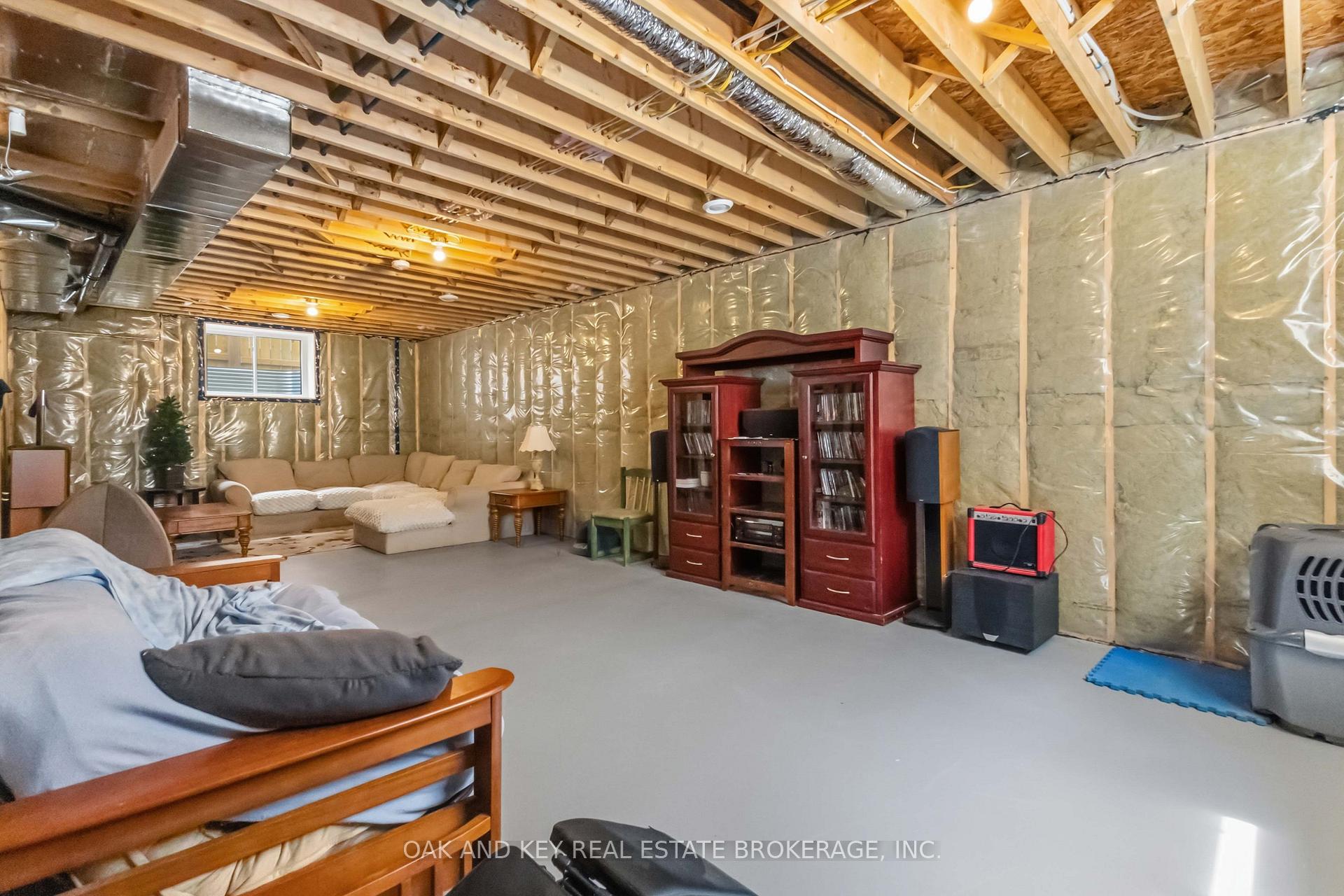 Photo 39 of 13 Briscoe Crescent, Strathroy-Caradoc, NE — HOMEH
