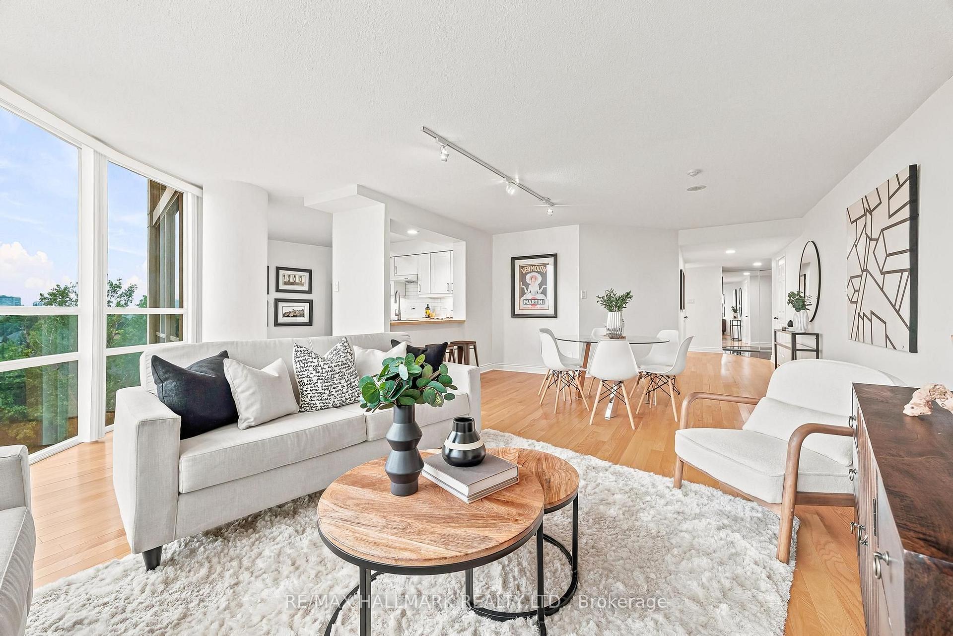 Photo 4 of Unit 607, 50 Eglinton Avenue W, Mississauga, Hurontario — HOMEH