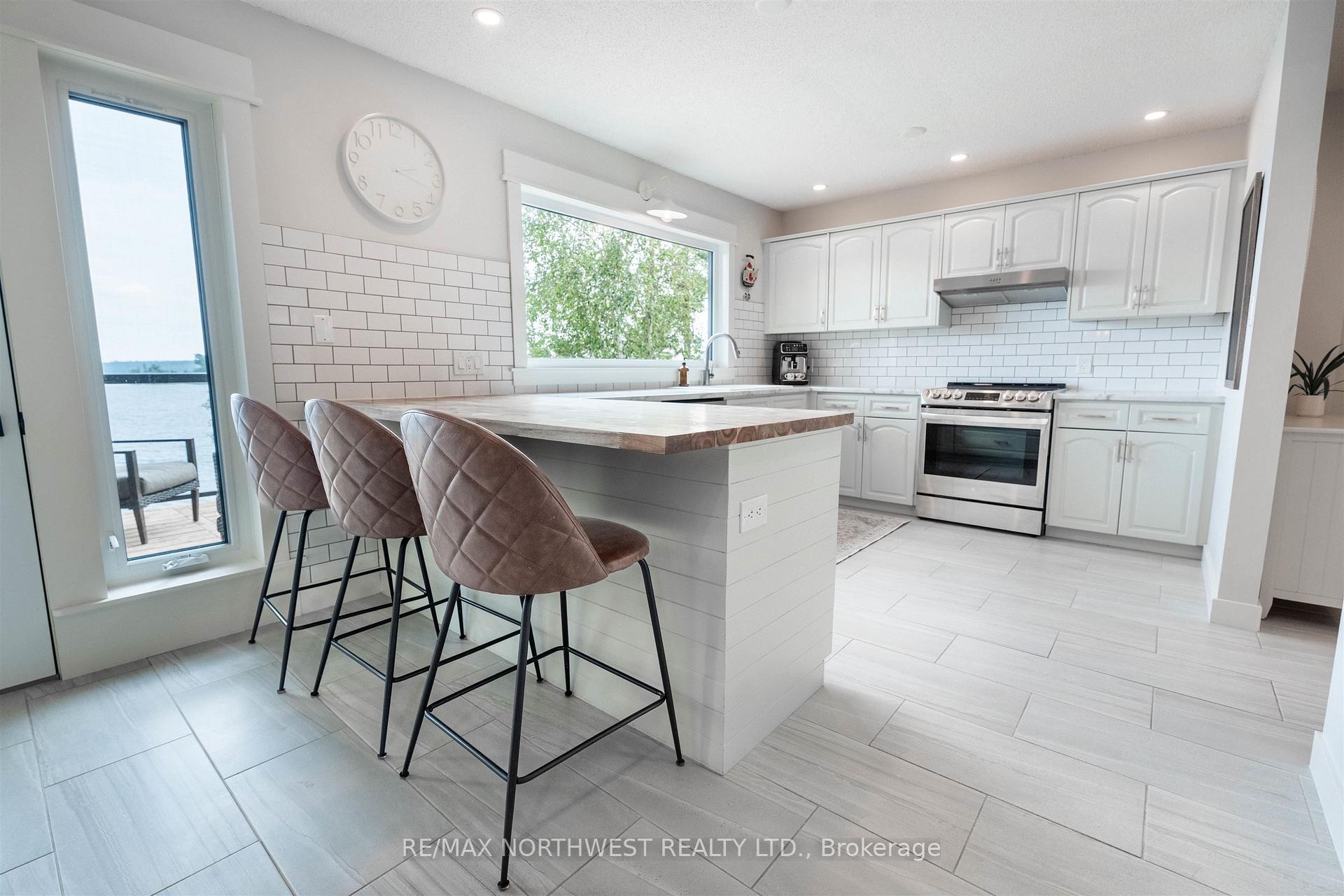Photo 12 of 38 Kimberly Road, Kenora Remote Area, Lake of the Woods North — HOMEH