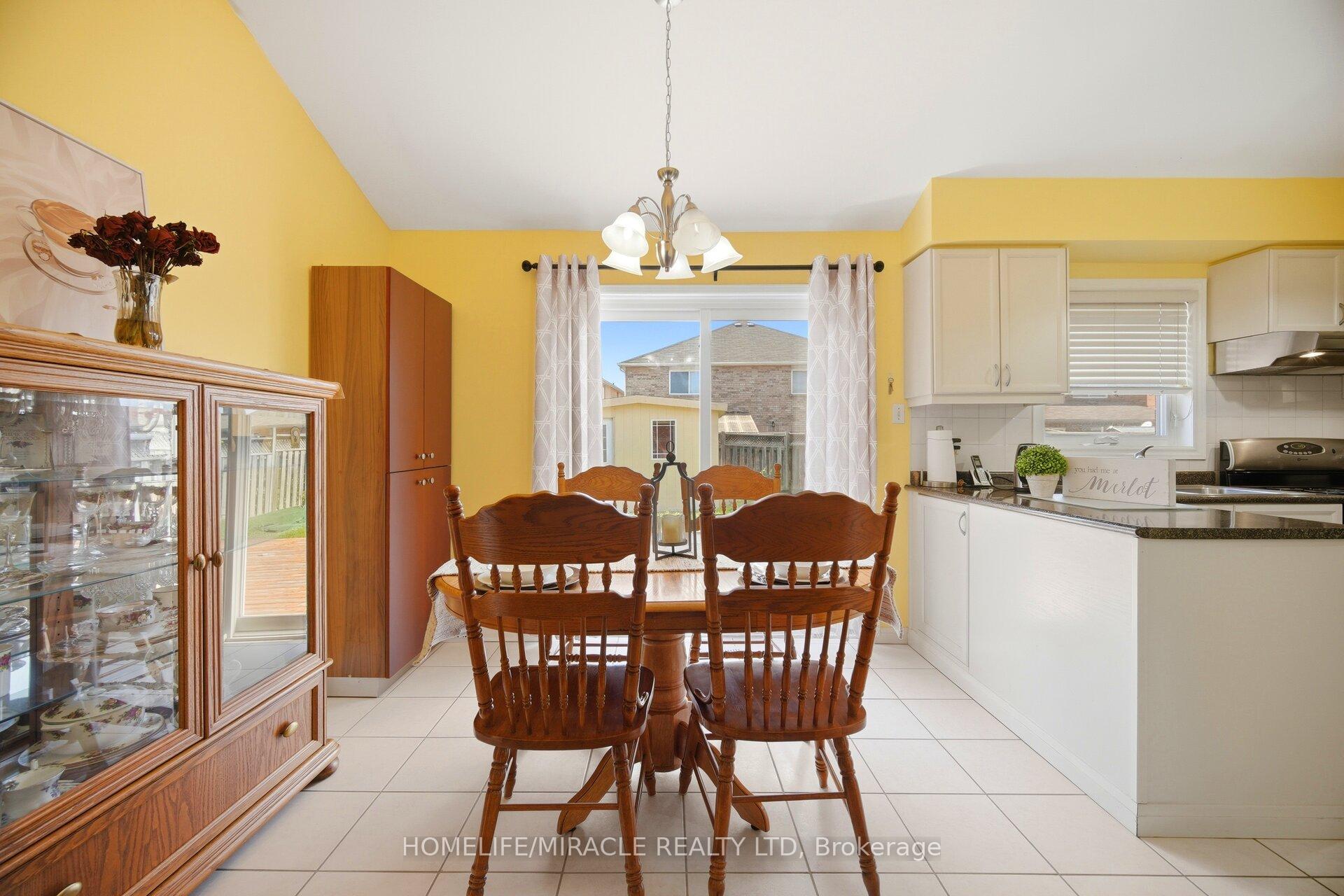 Photo 12 of 31 Larkspur Road, Brampton, Sandringham-Wellington — HOMEH