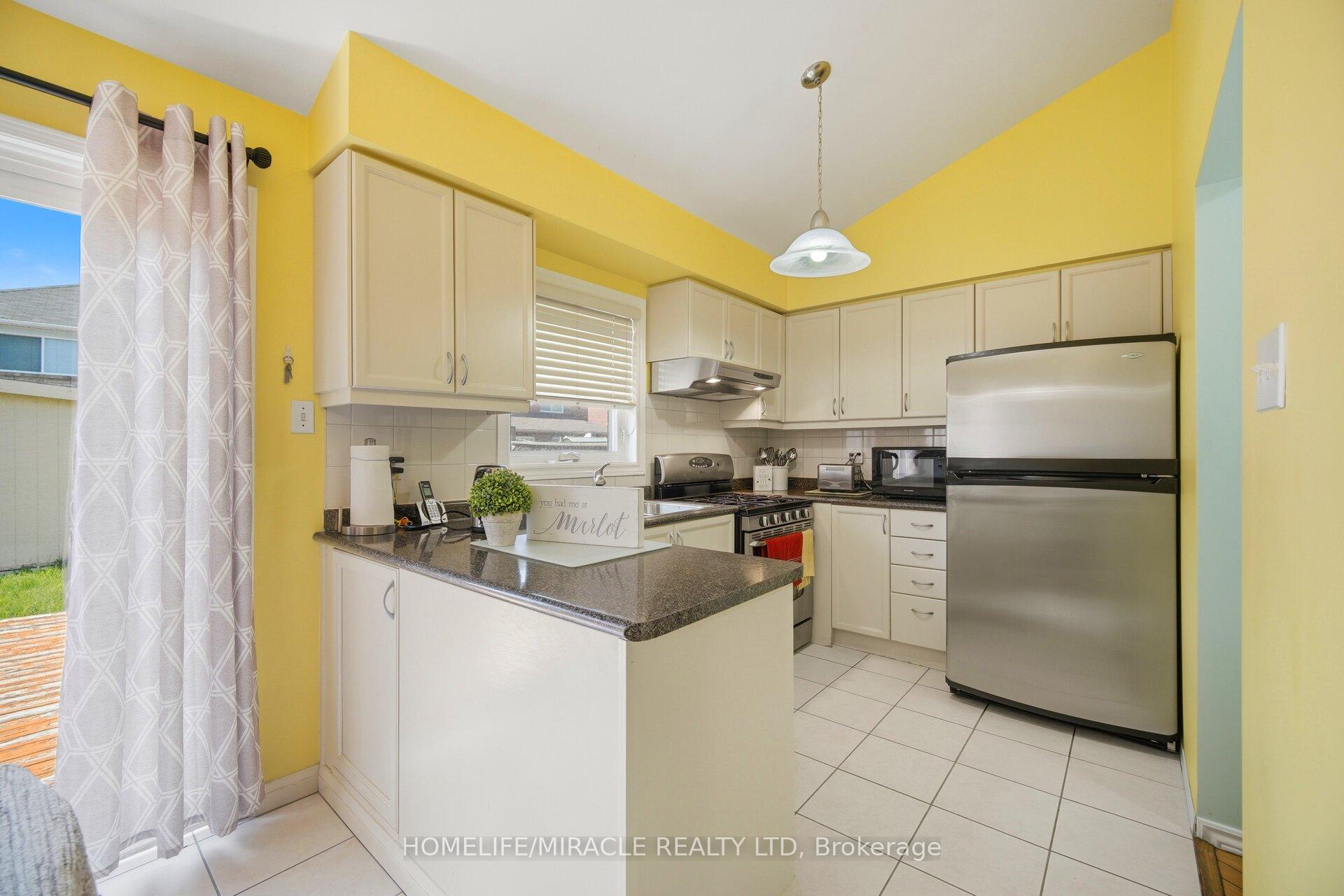 Photo 16 of 31 Larkspur Road, Brampton, Sandringham-Wellington — HOMEH