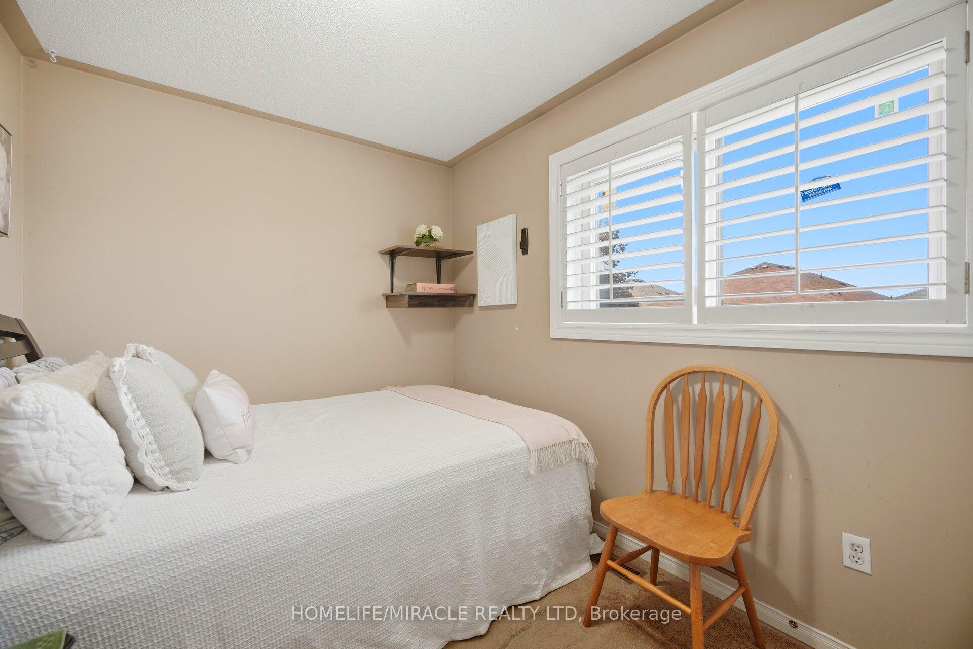 Photo 31 of 31 Larkspur Road, Brampton, Sandringham-Wellington — HOMEH
