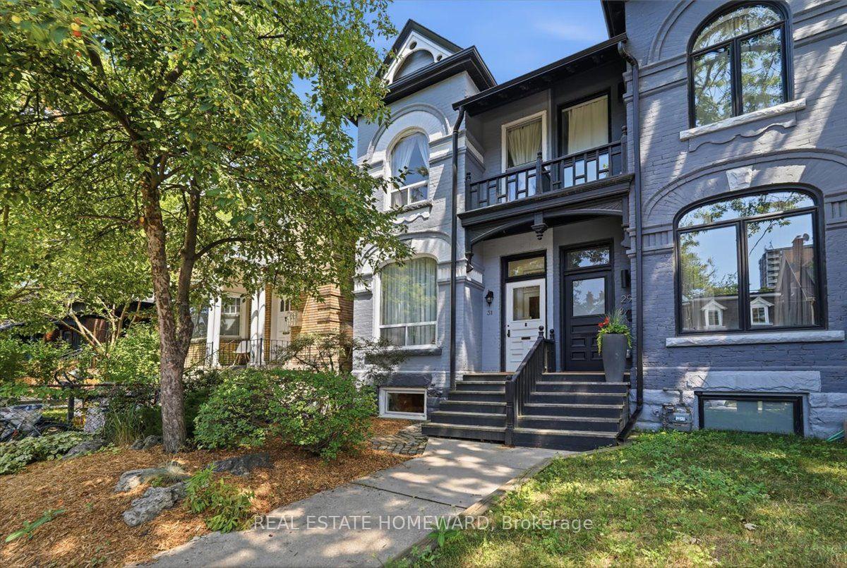 Front of 31 Sorauren Avenue