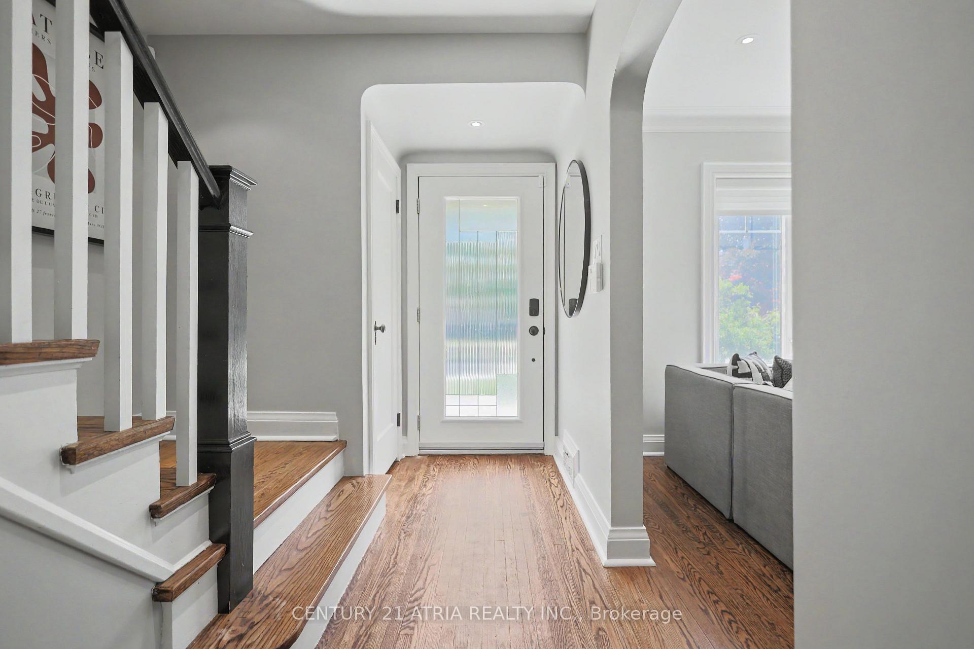 Photo 2 of 62 Lynngrove Avenue, Etobicoke, Kingsway South — HOMEH