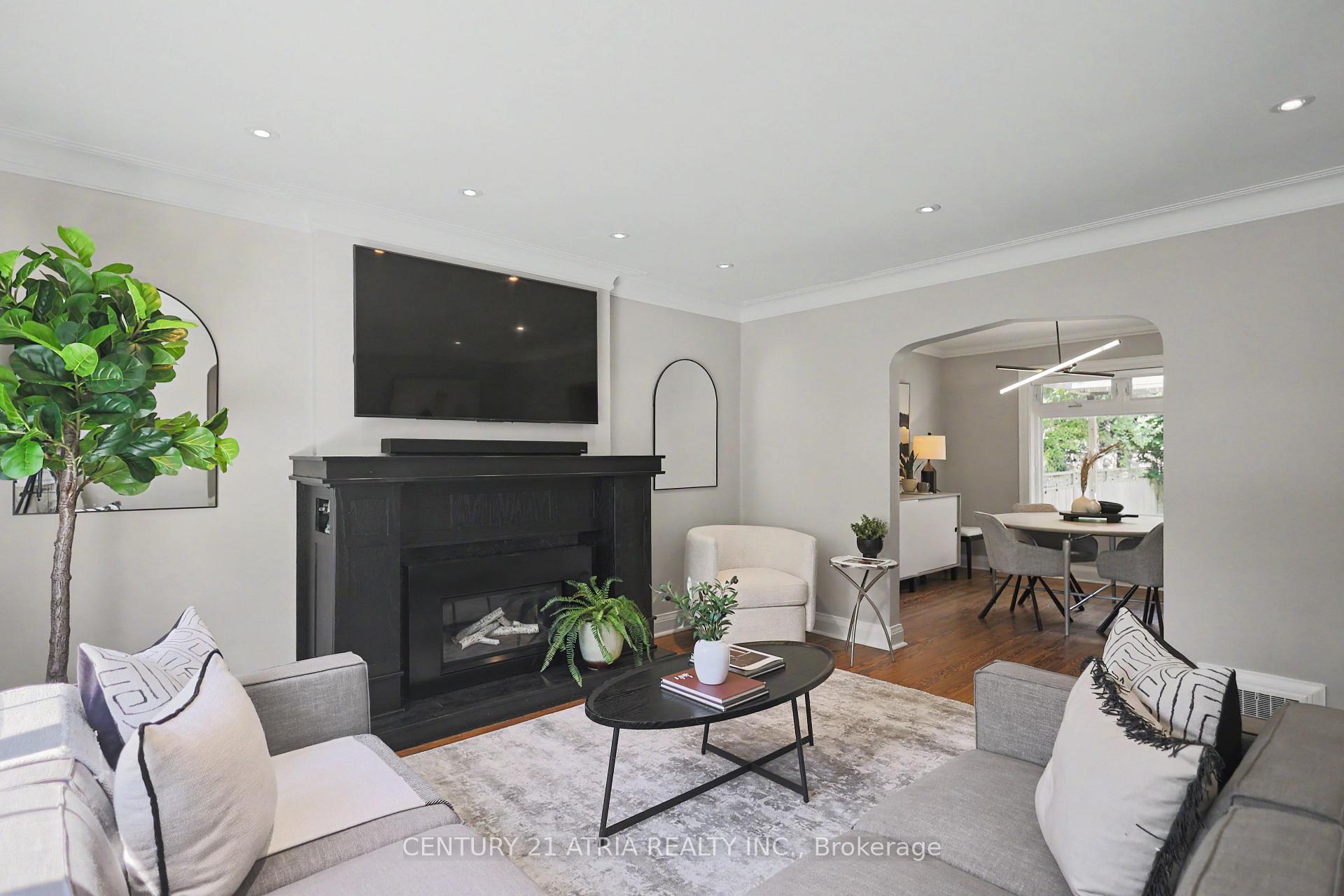 Photo 5 of 62 Lynngrove Avenue, Etobicoke, Kingsway South — HOMEH