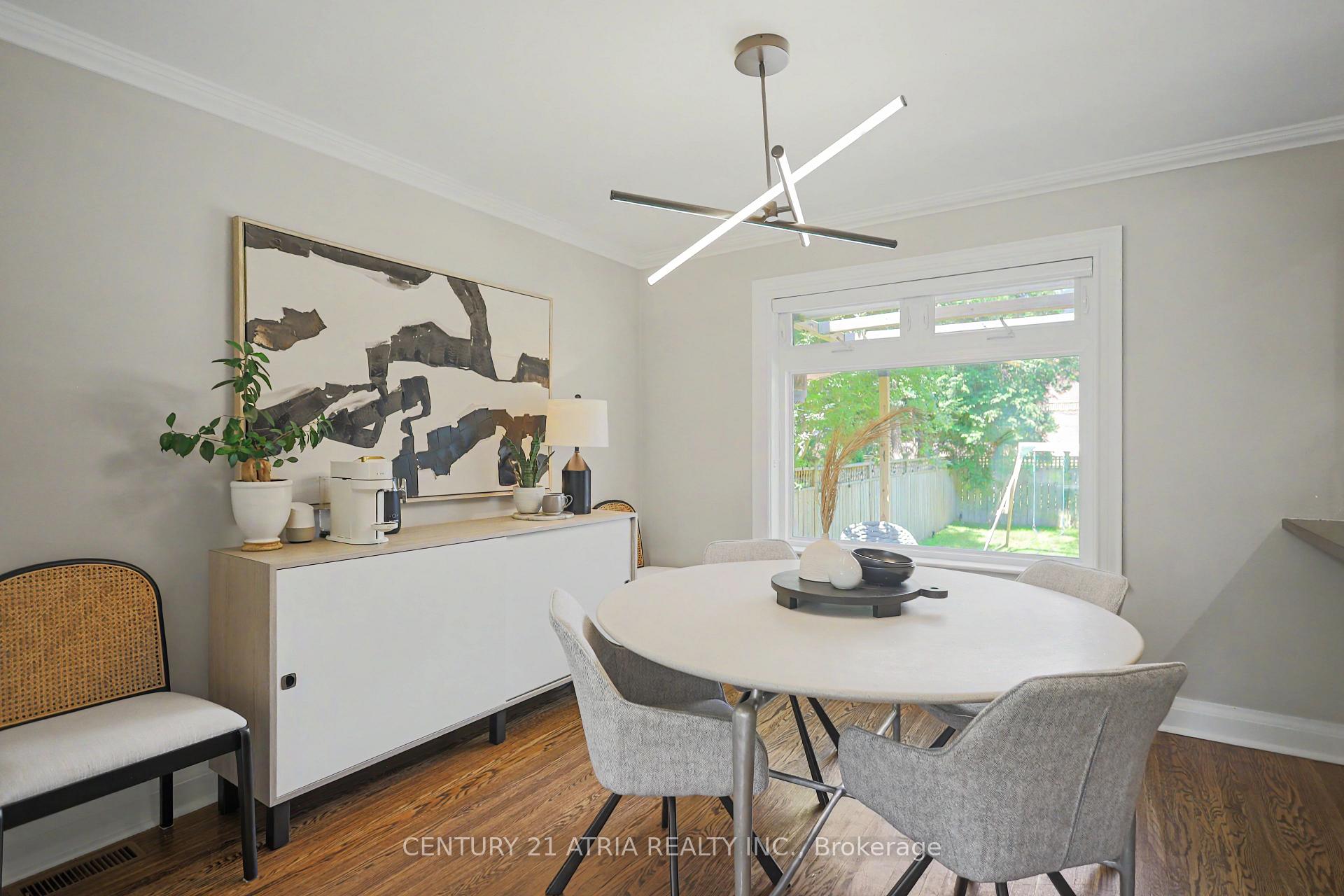 Photo 7 of 62 Lynngrove Avenue, Etobicoke, Kingsway South — HOMEH
