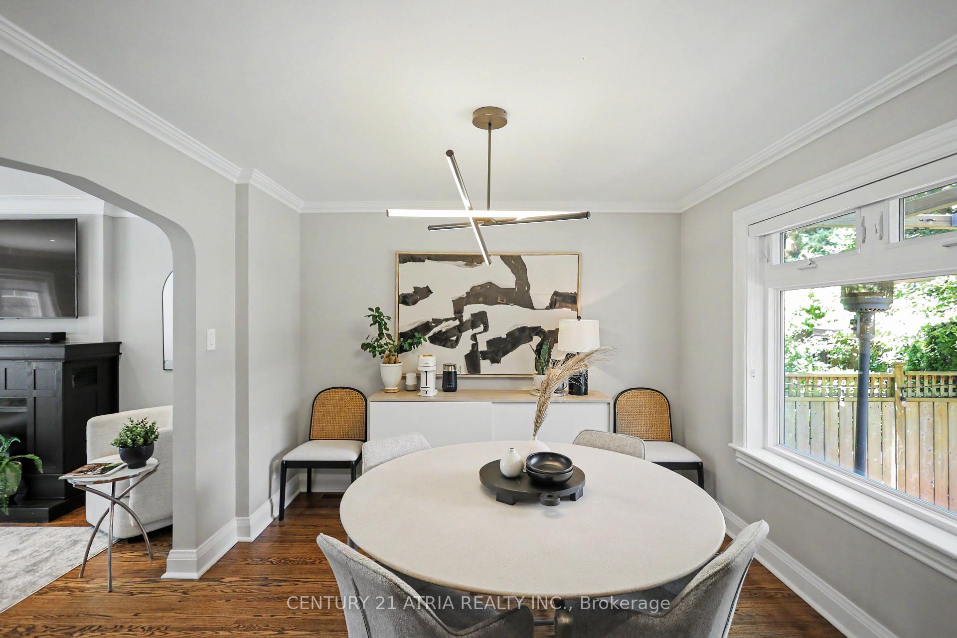 Photo 8 of 62 Lynngrove Avenue, Etobicoke, Kingsway South — HOMEH