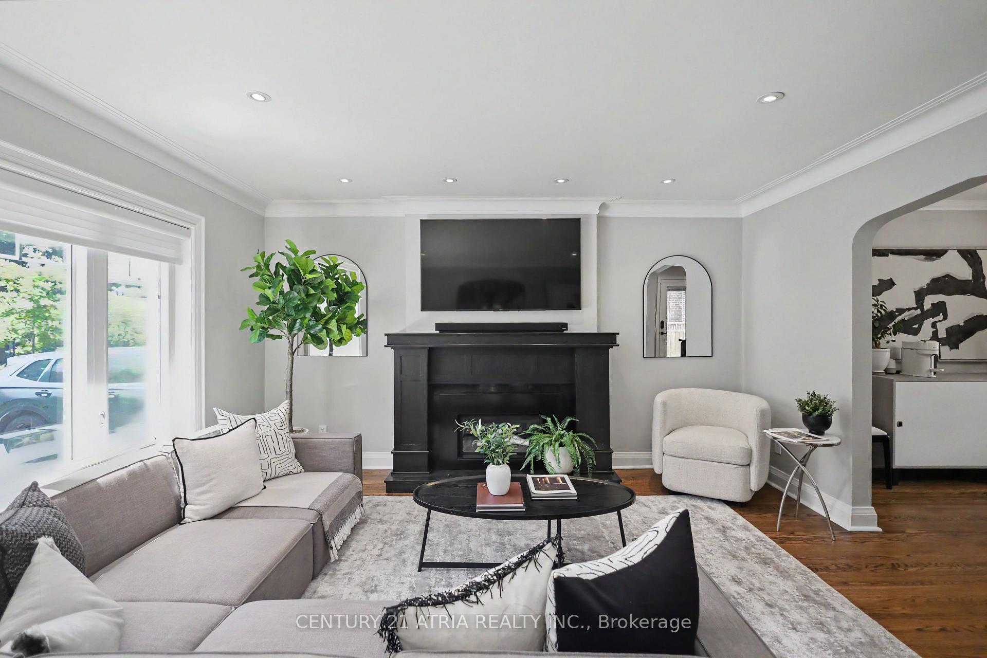 Photo 14 of 62 Lynngrove Avenue, Etobicoke, Kingsway South — HOMEH