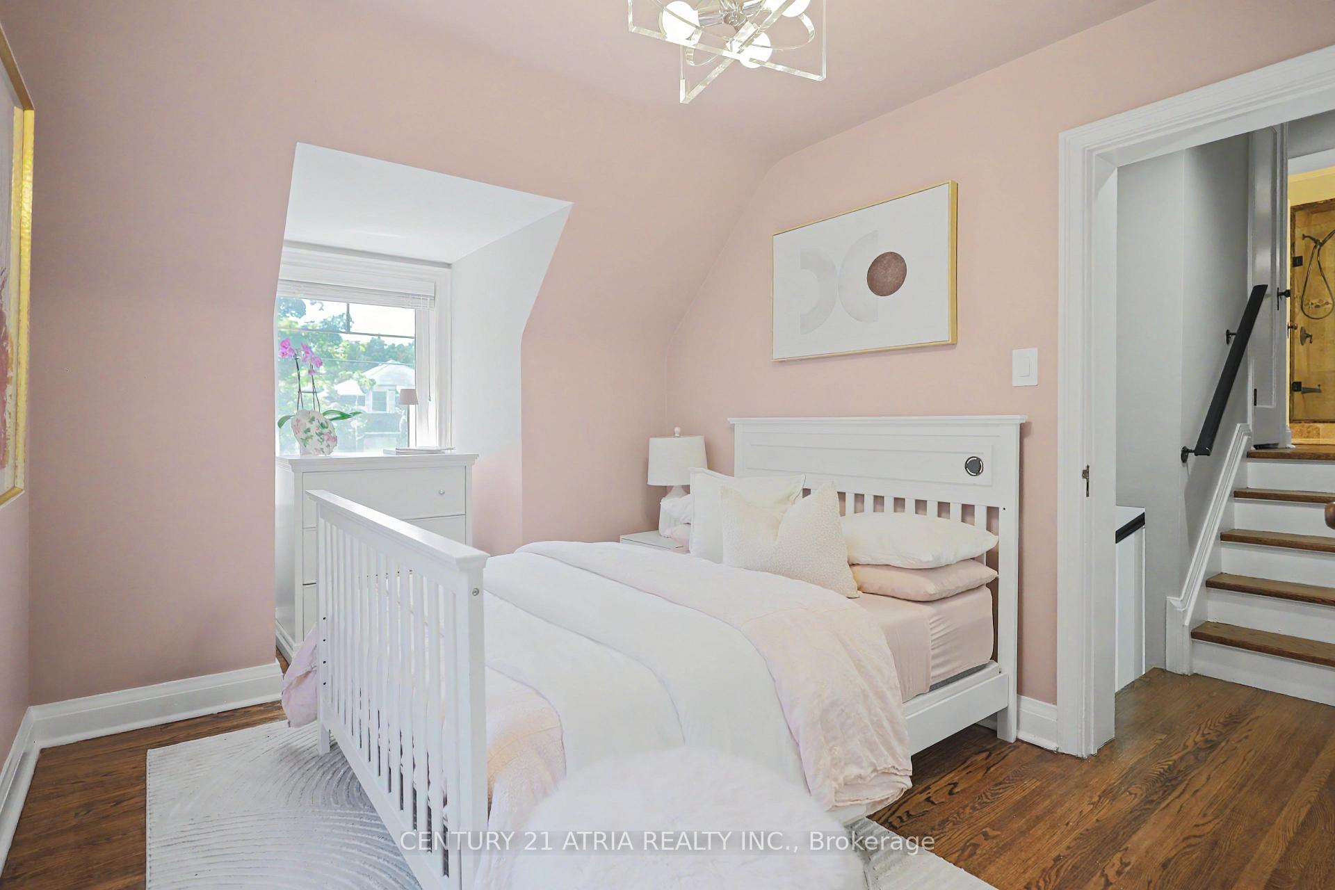 Photo 22 of 62 Lynngrove Avenue, Etobicoke, Kingsway South — HOMEH
