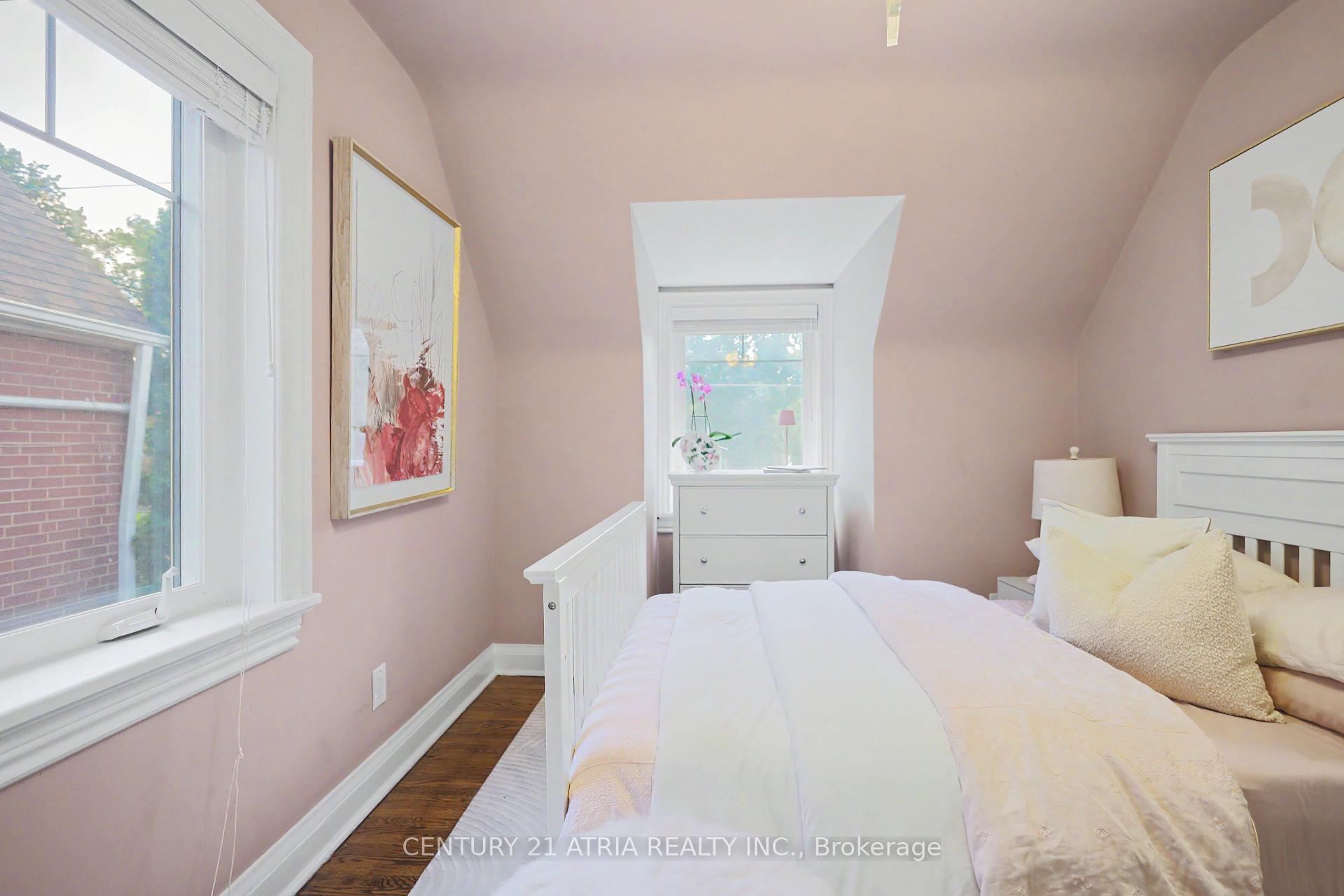 Photo 23 of 62 Lynngrove Avenue, Etobicoke, Kingsway South — HOMEH
