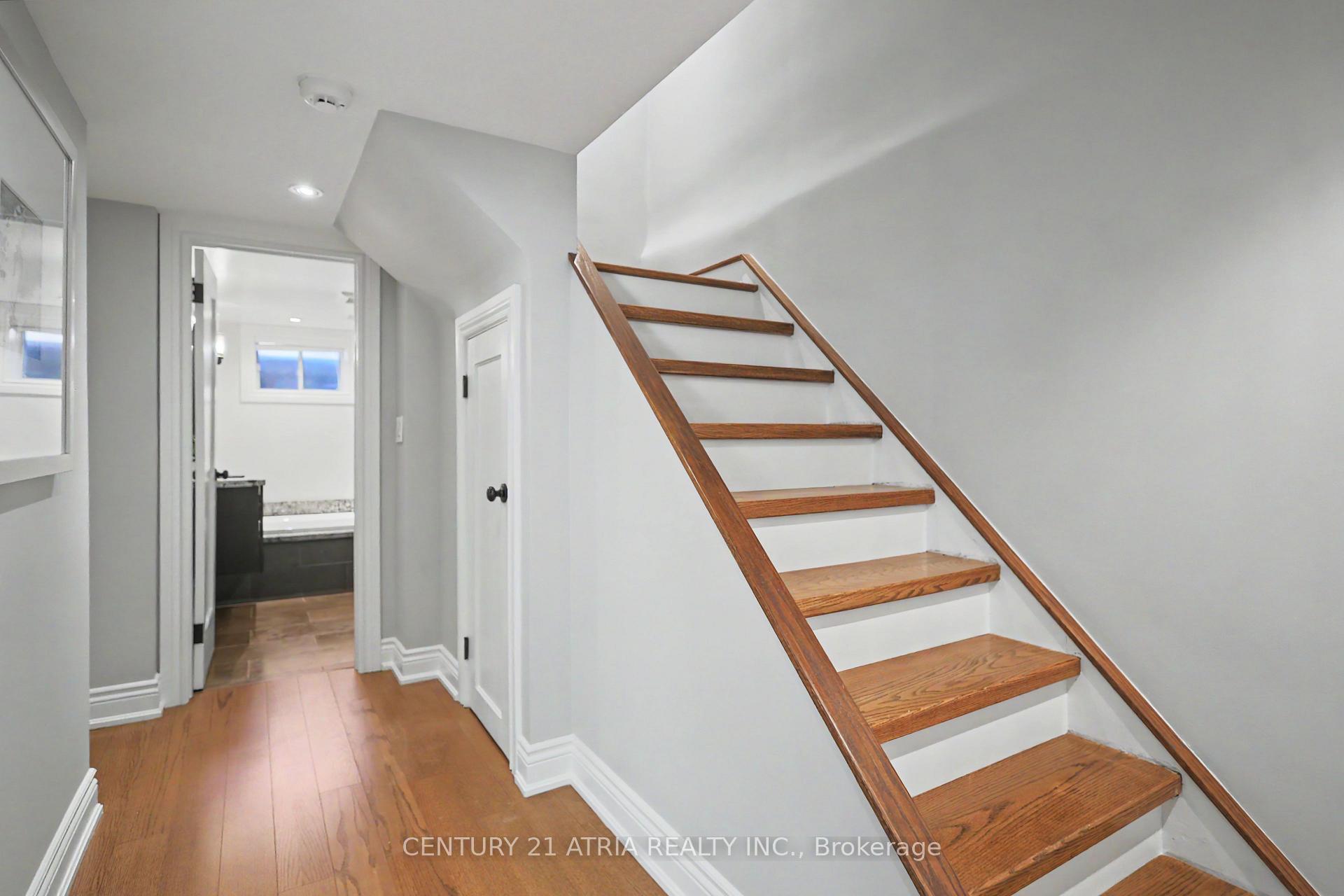 Photo 26 of 62 Lynngrove Avenue, Etobicoke, Kingsway South — HOMEH